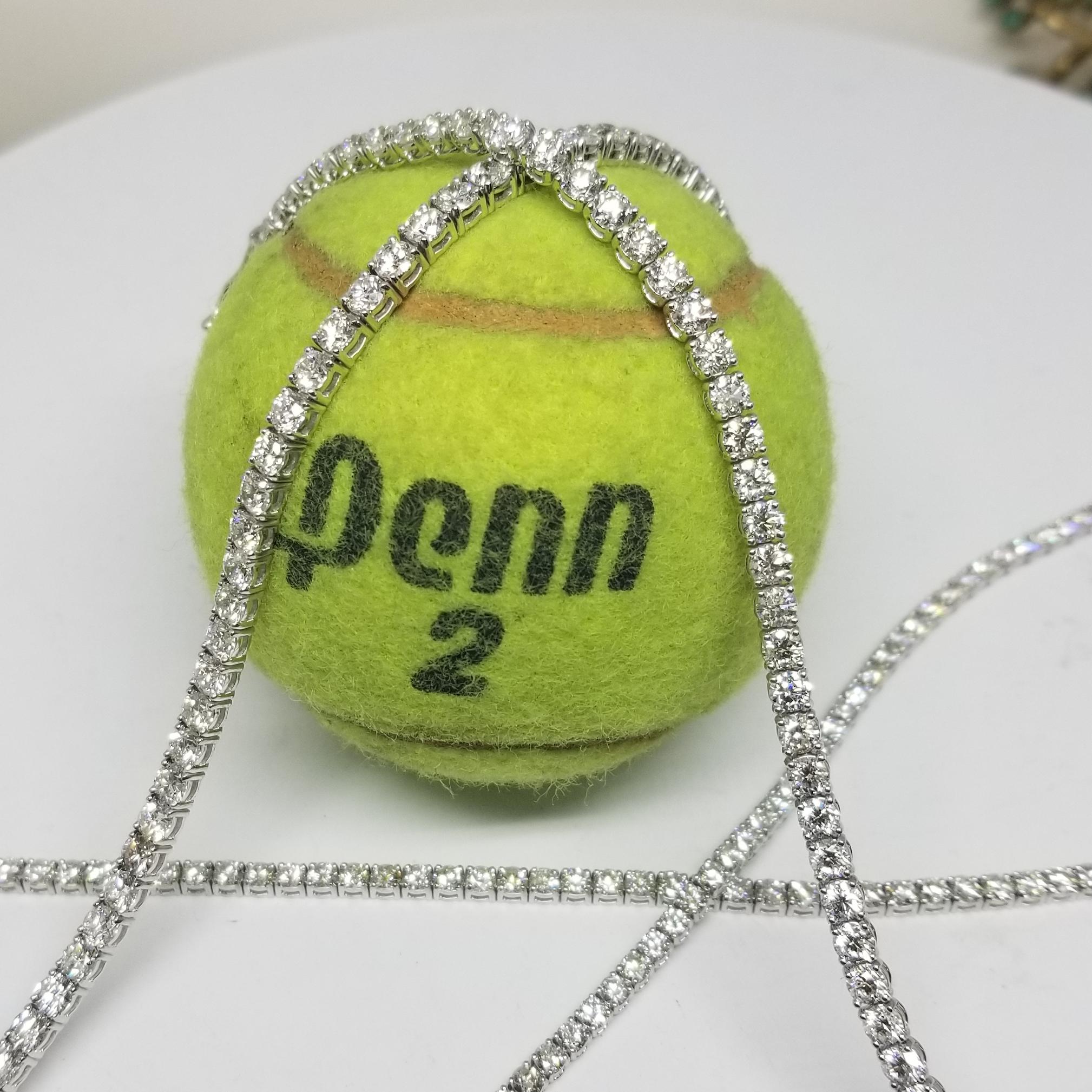 14 Karat White Gold Tennis Bracelet with 45 Round Diamonds 9.35 Carat For Sale 2