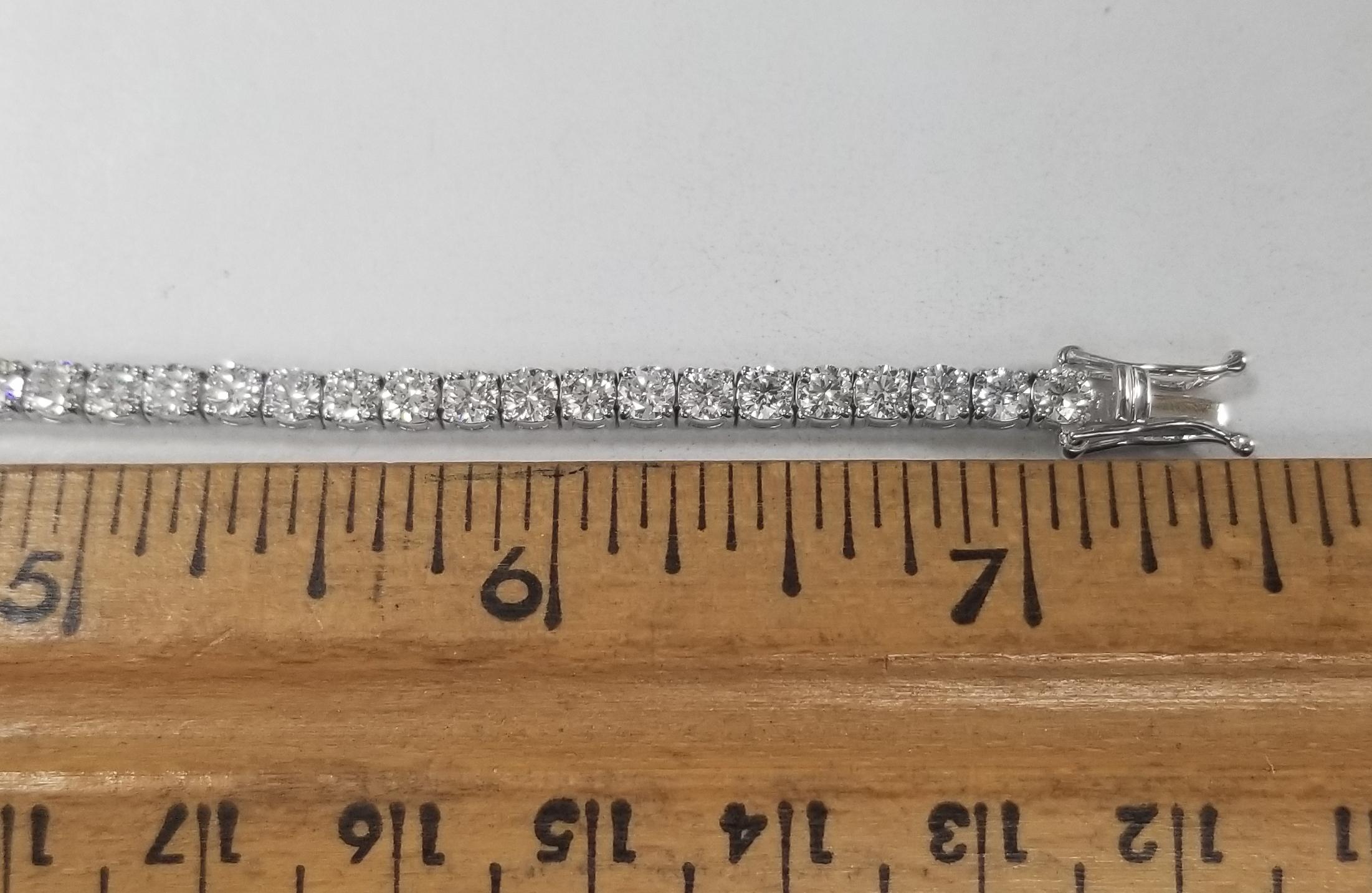 18 Karat White Gold Tennis Bracelet with 54 Round Diamonds 6.18 Carat In New Condition In Los Angeles, CA