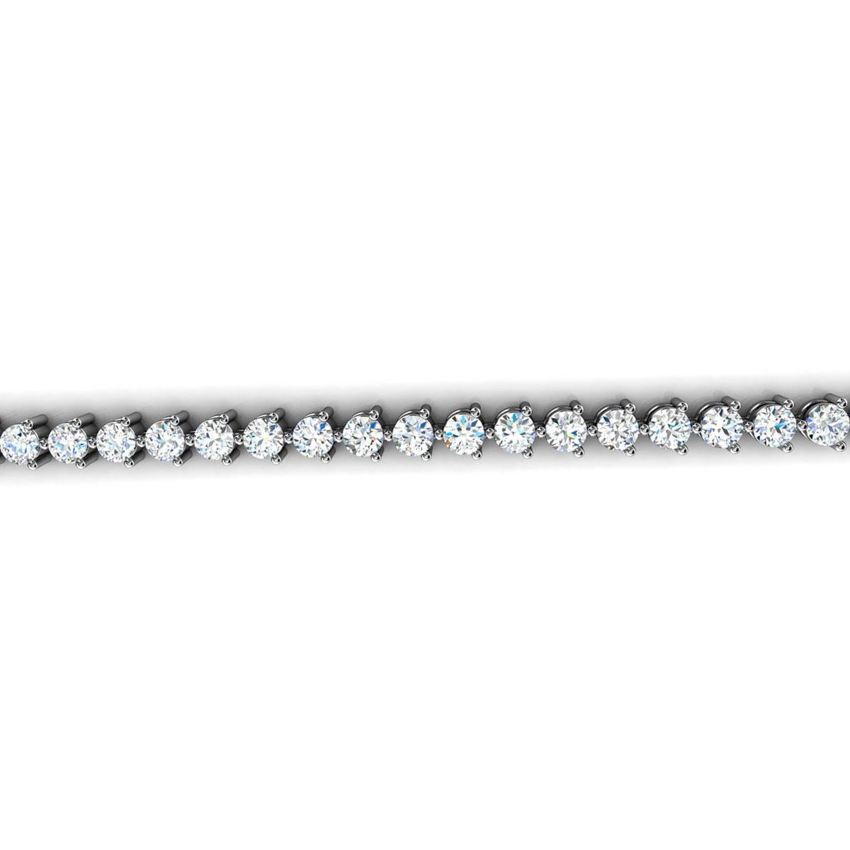 Pulsera de oro blanco de 18 quilates con tres puntas de diamantes '5 quilates en Nuevo estado para la venta en San Francisco, CA