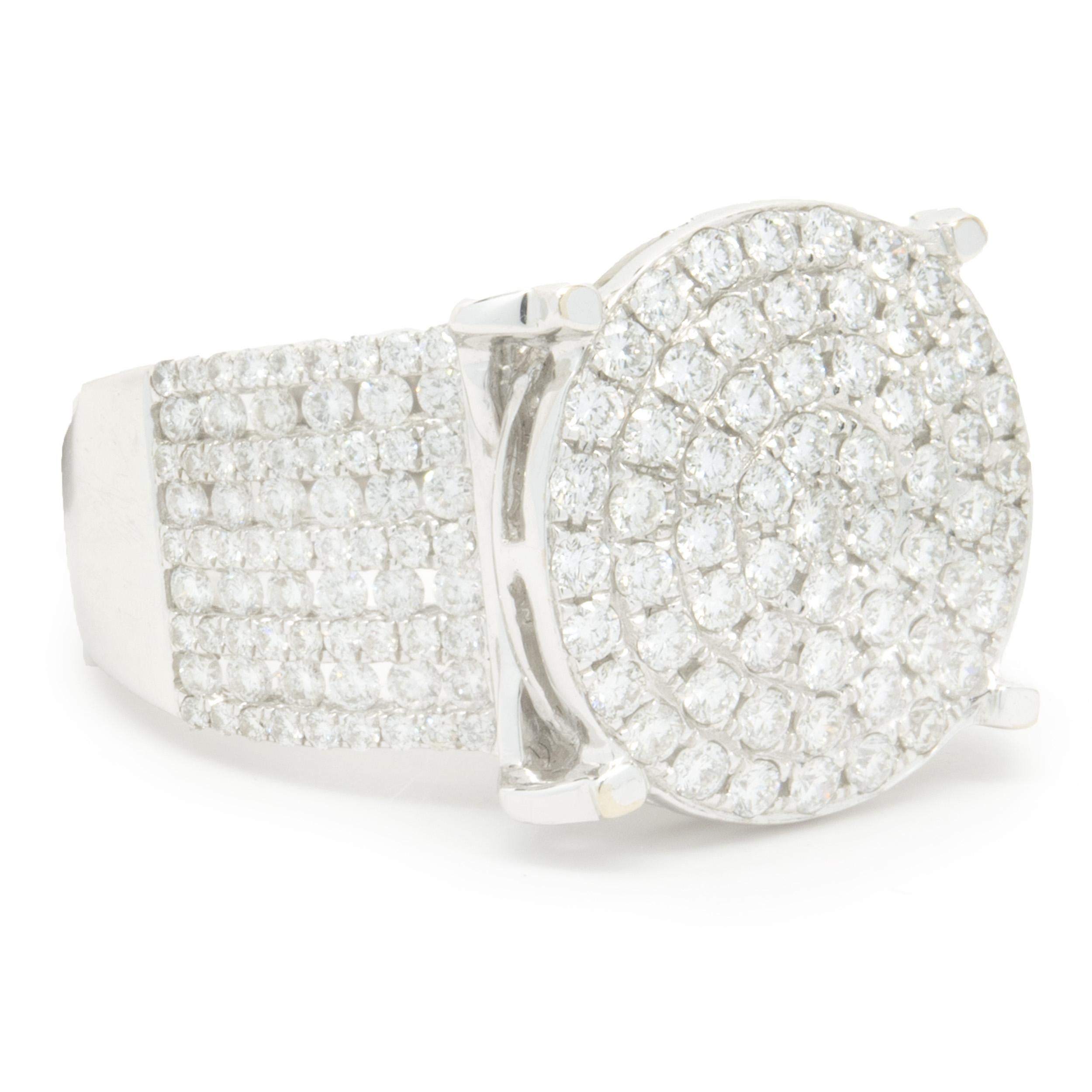 18 Karat White Gold Pave Diamond Disc Ring In Excellent Condition In Scottsdale, AZ