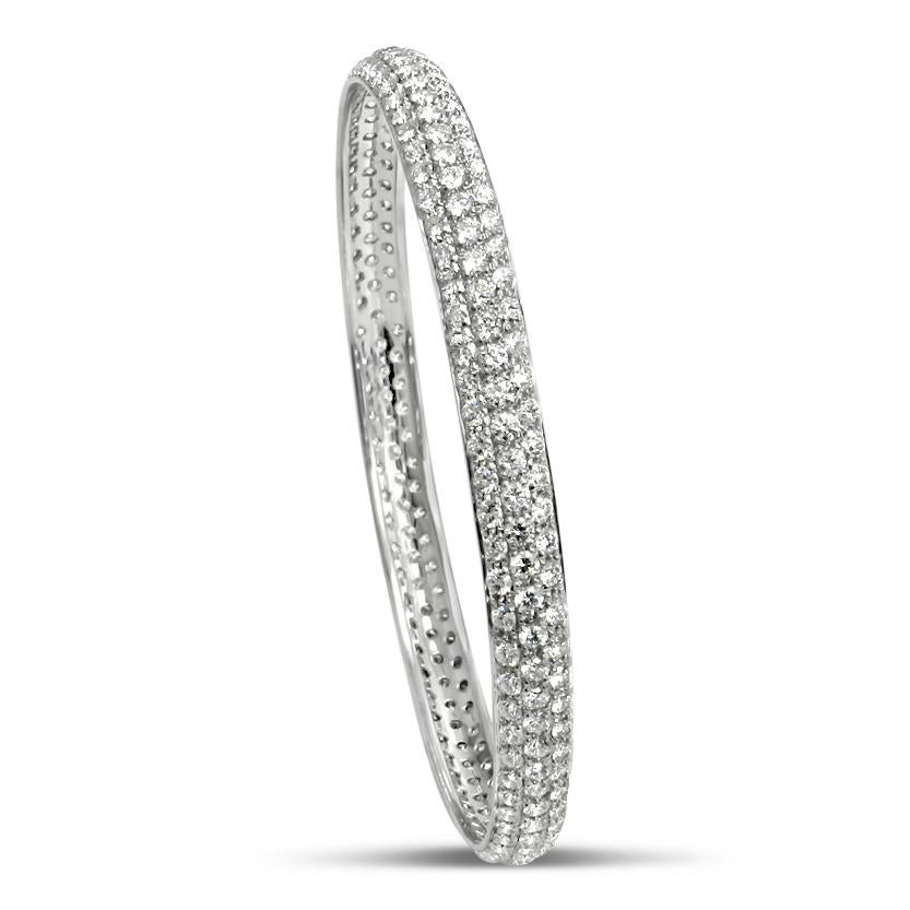 Bracelet en or blanc 18 carats à trois rangs de pavés de diamants noirs en vente 1