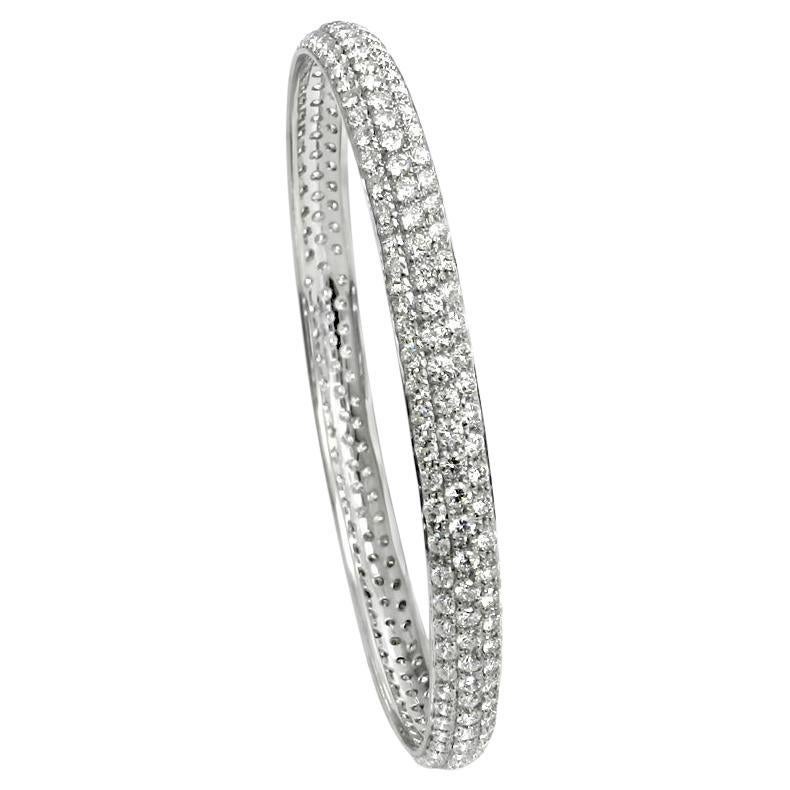 Bracelet en or blanc 18 carats à trois rangées de diamants blancs Pavè Garavelli