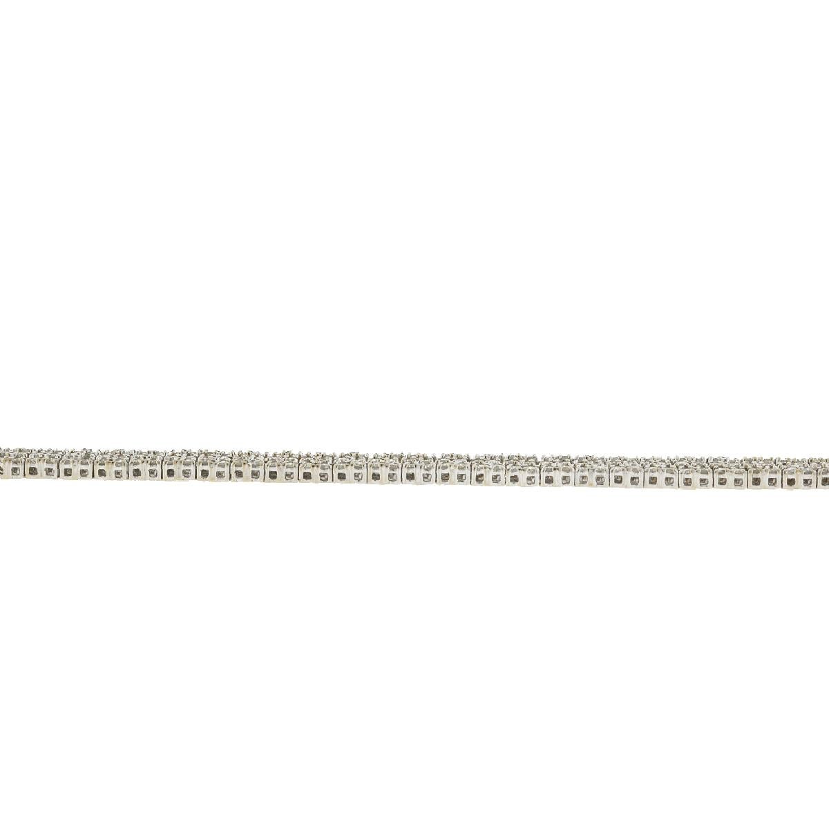 Company-N/A
Style-3 Strand Diamond Bracelet 
Metal-18k White Gold 
Stones-Diamonds Approx. 3.45 ctw
Weight-14.57 G
Length-7.50