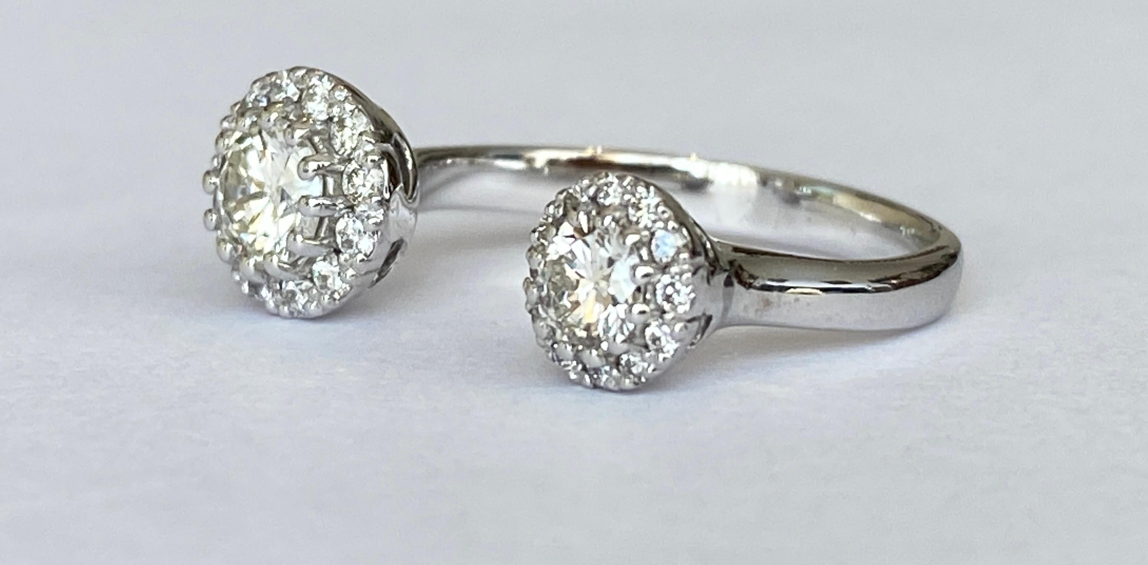 Brilliant Cut 18 Karat White Gold 'Toi et Moi'  Diamond Ring  For Sale