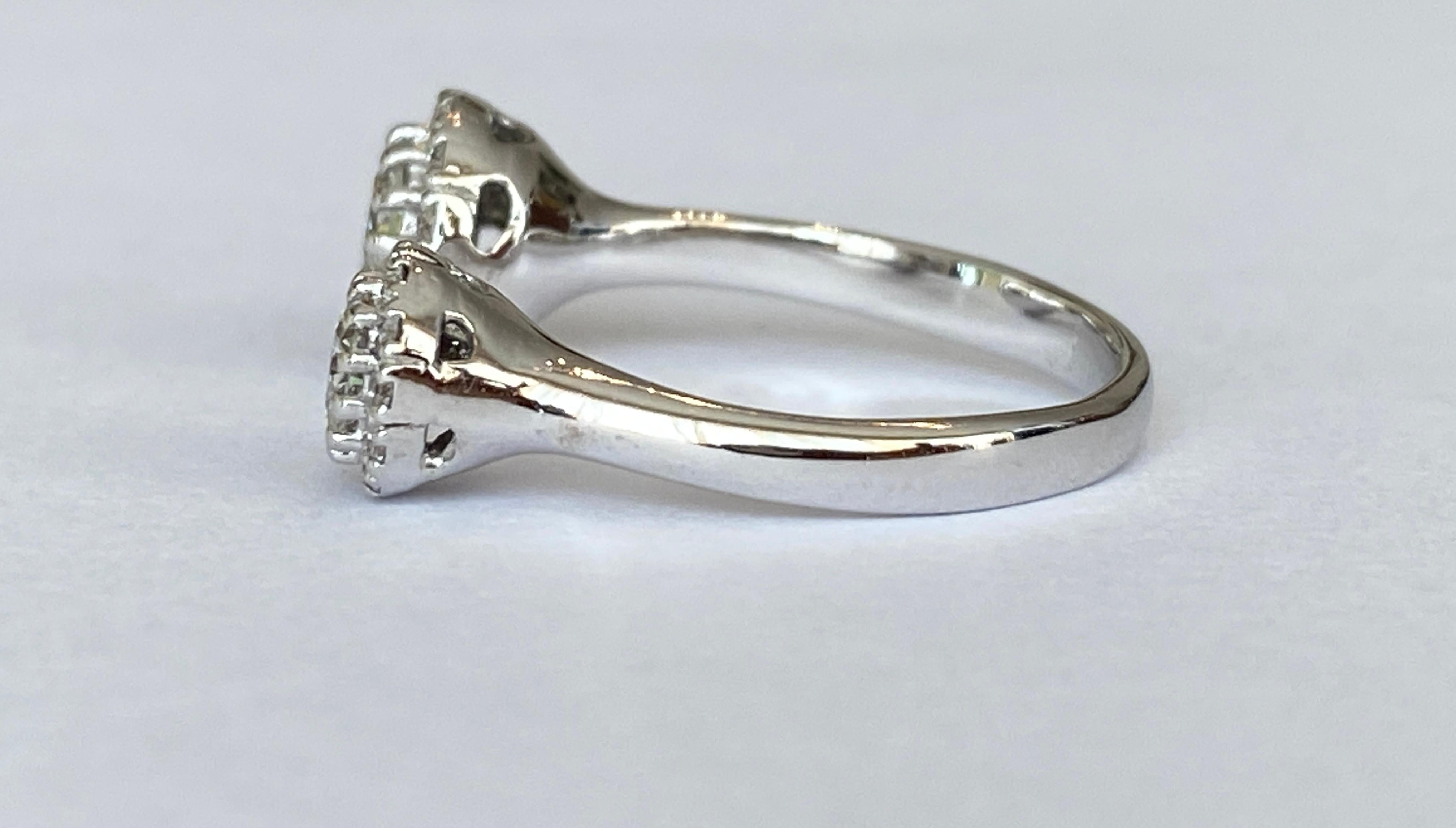 18 Karat White Gold 'Toi et Moi'  Diamond Ring  In New Condition For Sale In AMSTERDAM, NL