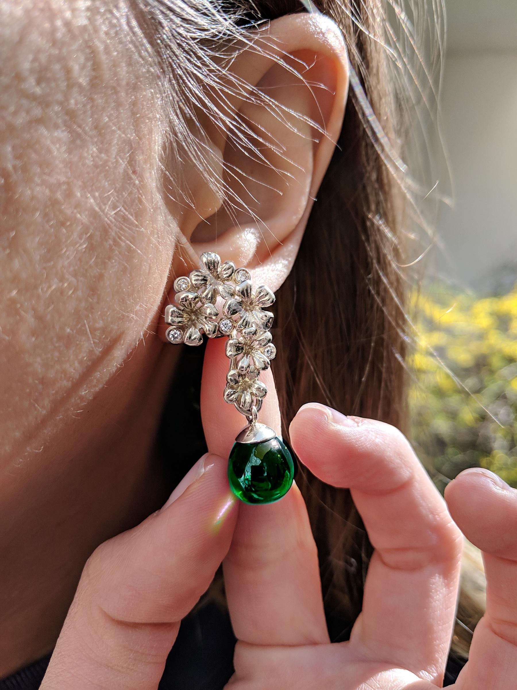 Eighteen Karat White Gold Transformer Drop Earrings with Emeralds and Diamonds For Sale 1