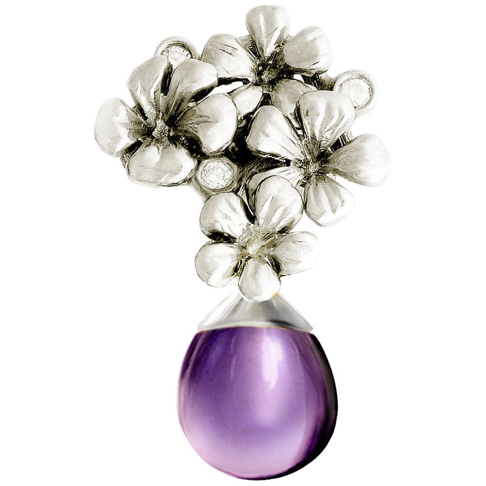 18 Karat White Gold Transformer Plum Blossom Pendant Necklace with Diamonds For Sale