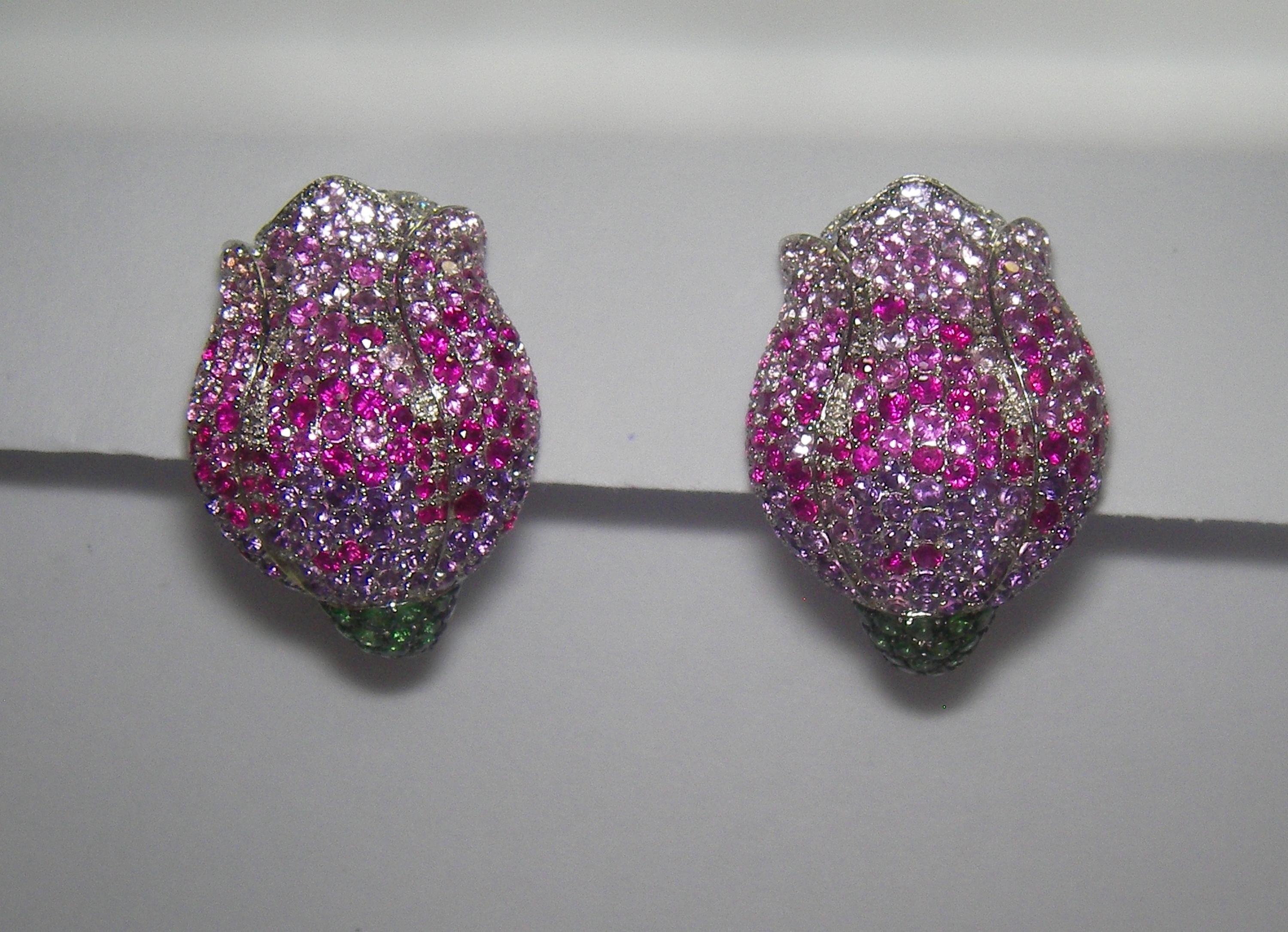 18 Karat White Gold Tilips  Stud Earrings

36 Diamonds 0.34 Carat
283  Pink Sapphire 3,20 Carat
11 Amethyst 1,02 Carat
46 Tsavorite 0,58 Carat





Founded in 1974, Gianni Lazzaro is a family-owned jewelery company based out of Düsseldorf,