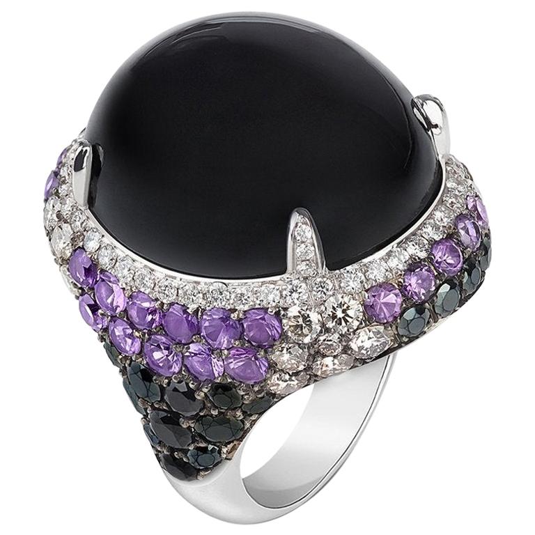 18 Karat White Gold Venice Cabochon Onyx and Diamonds Cocktail Ring For Sale