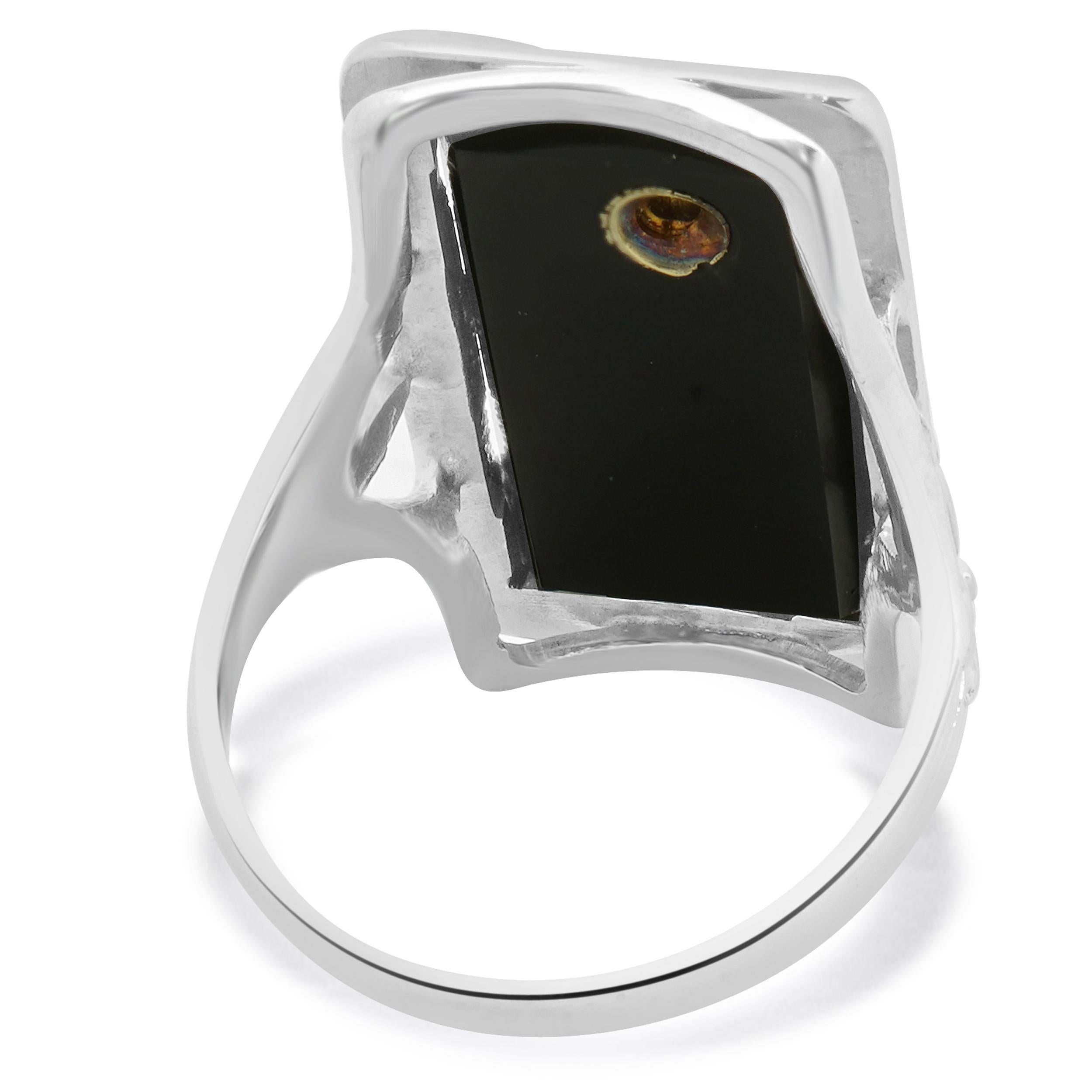 18 Karat White Gold Vintage Onyx and Diamond Ring In Good Condition For Sale In Scottsdale, AZ