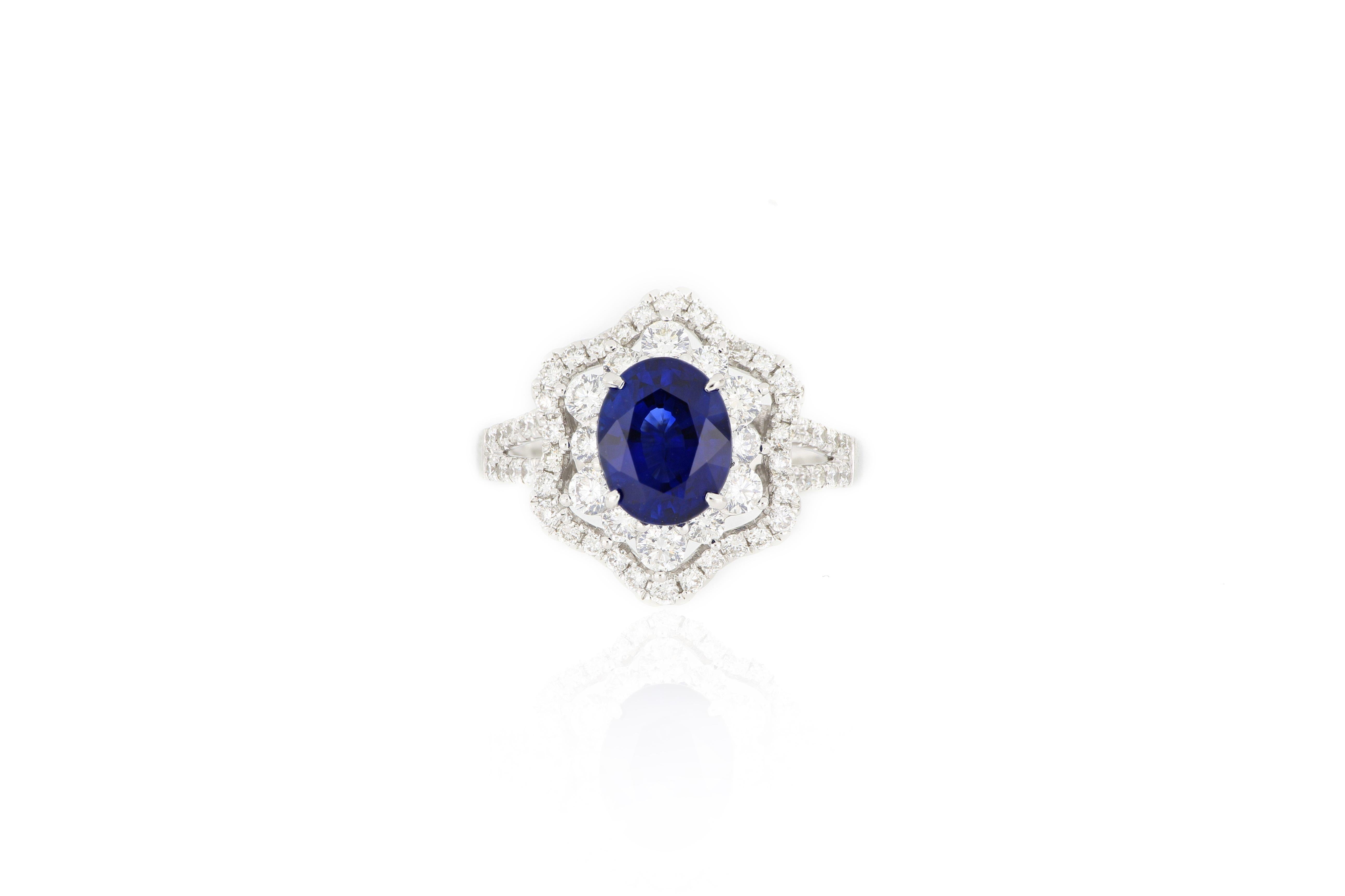 18 Karat Weißgold Ring mit lebhaftem königsblauem Saphir und Diamant (Zeitgenössisch) im Angebot