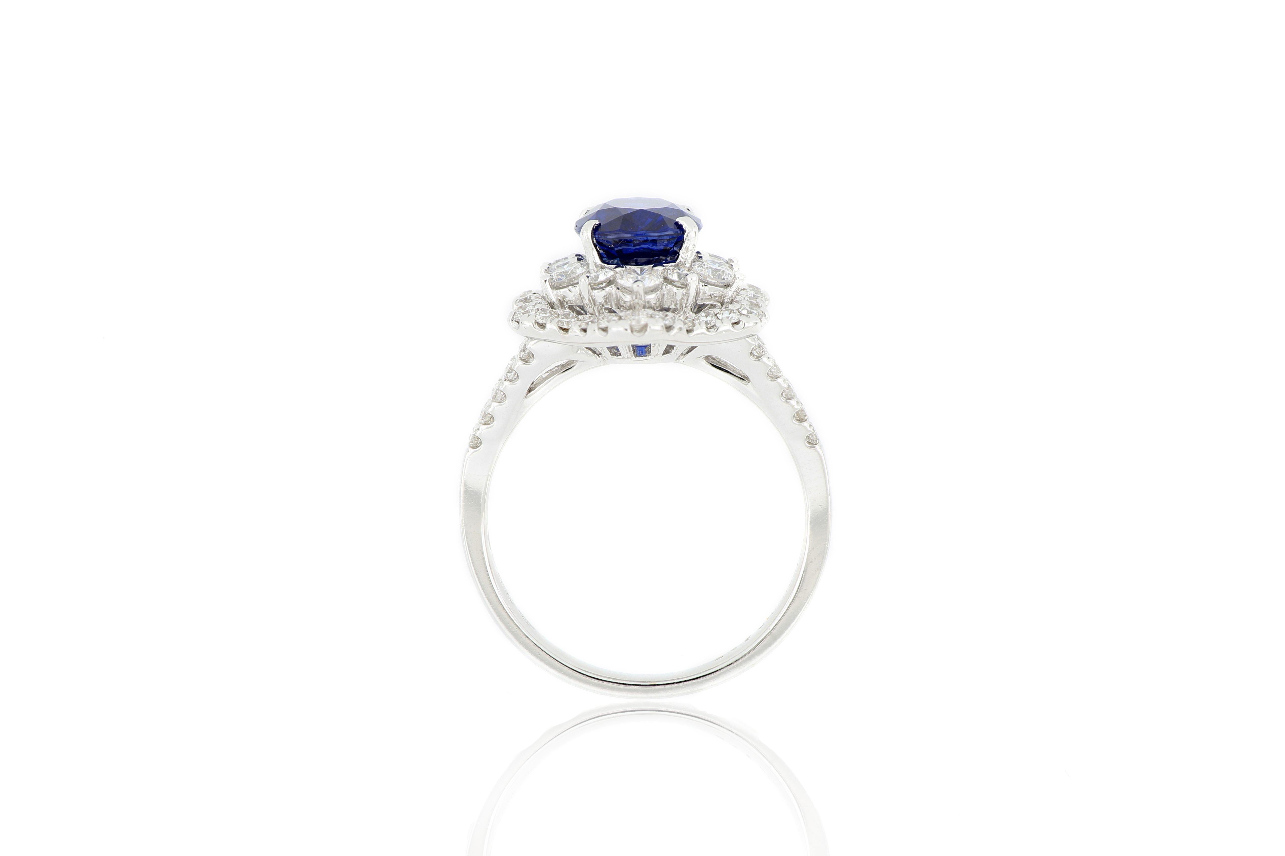 Brilliant Cut 18 Karat White Gold Vivid Royal Blue Sapphire and Diamond Ring For Sale