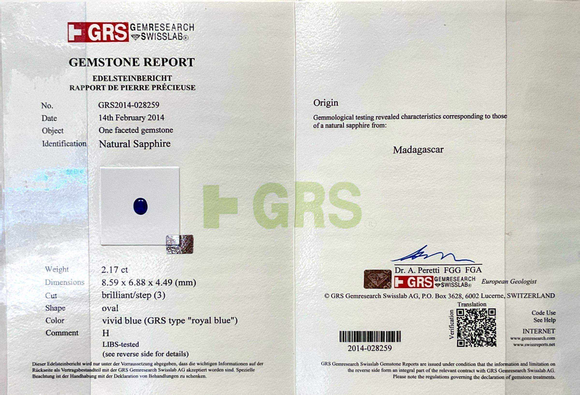 Anello in oro bianco 18 carati con zaffiro blu reale e diamante in vendita 1