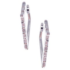 18-Karat White Gold White Baguette Diamonds Kite-shaped Hoop Earrings