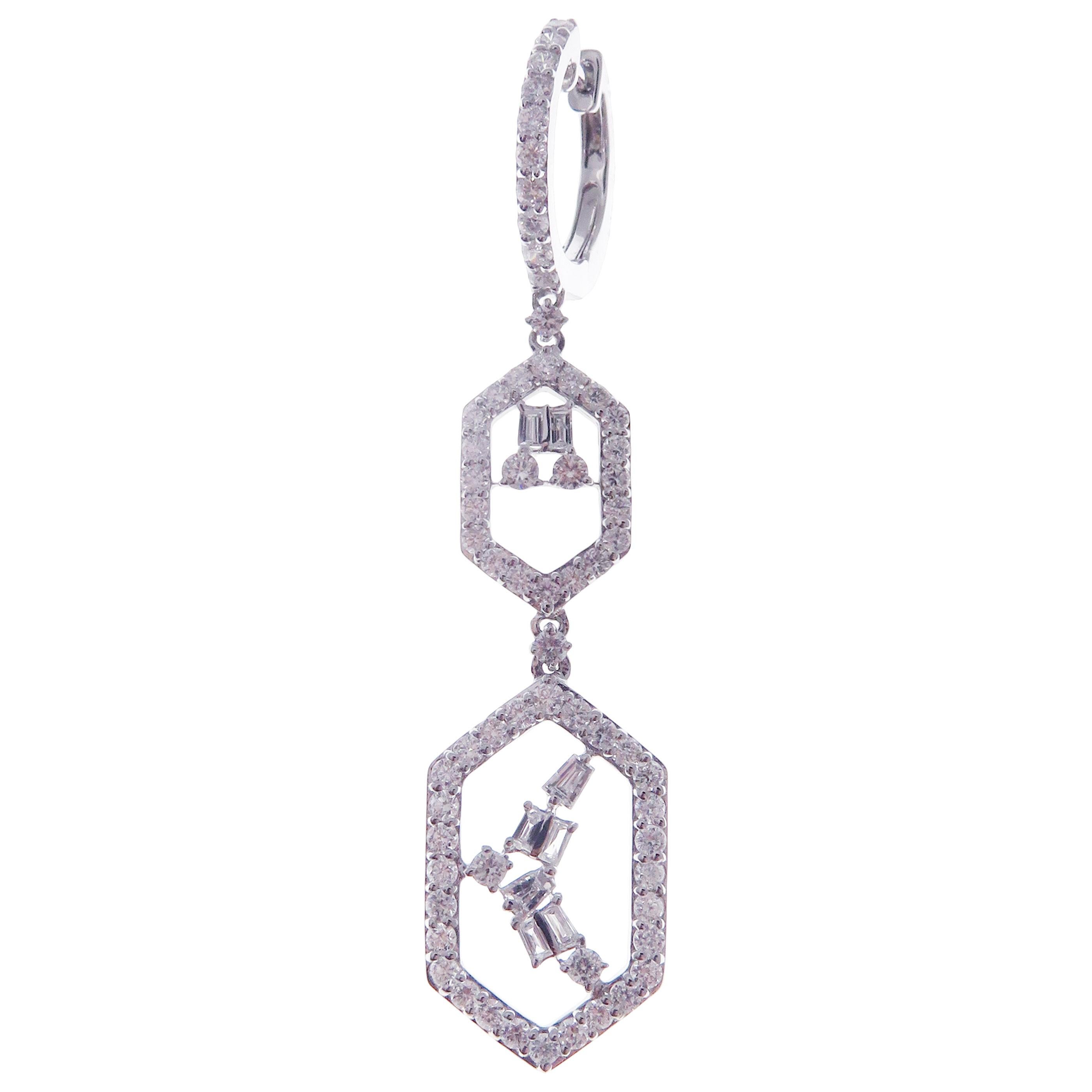 Baguette Cut 18 Karat White Gold White Diamond Symmetrical Dangling Earring For Sale