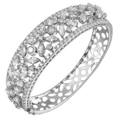 18 Karat White Gold White Diamond Bangle Bracelet