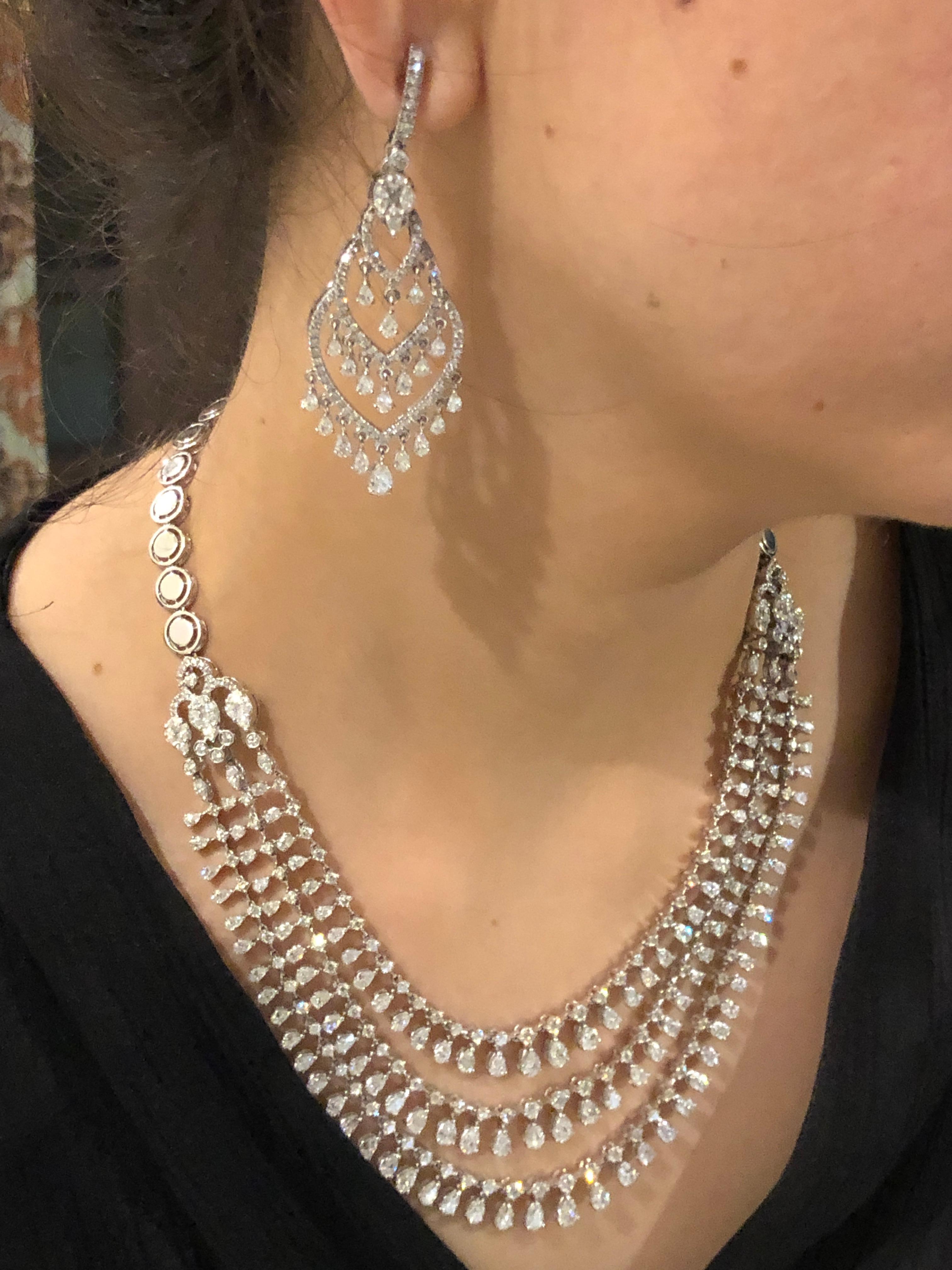Mixed Cut 18 Karat White Gold White Diamond Chandelier Drop Earrings For Sale