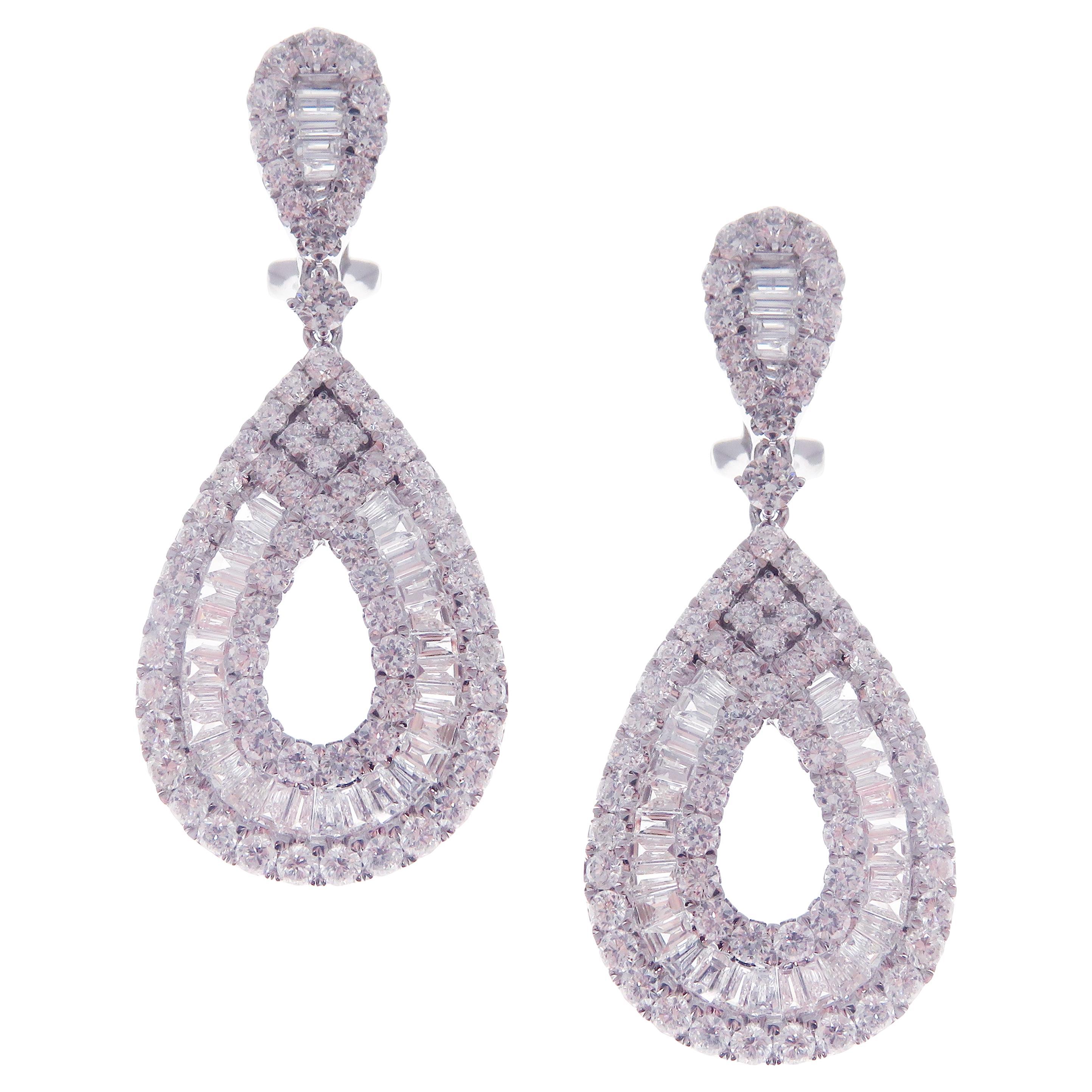 Boucle d'oreille pendante en or blanc 18 carats diamant blanc simple 1.5'' poire baguette