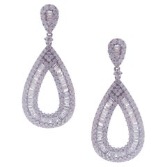 Oro bianco 18 carati Diamante bianco semplice 1,75'' Orecchino pendente a pera baguette