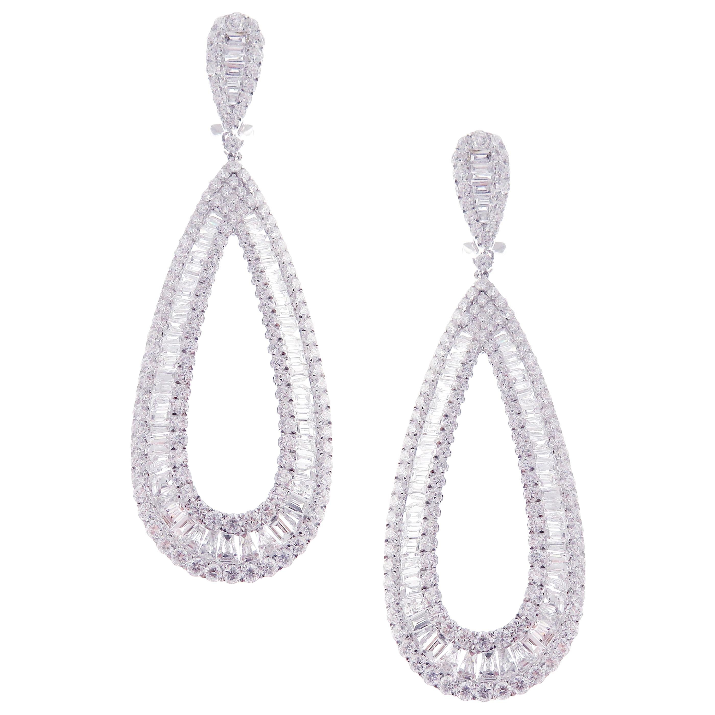 18 Karat White Gold White Diamond Simple Pear Baguette Dangling Earring For Sale