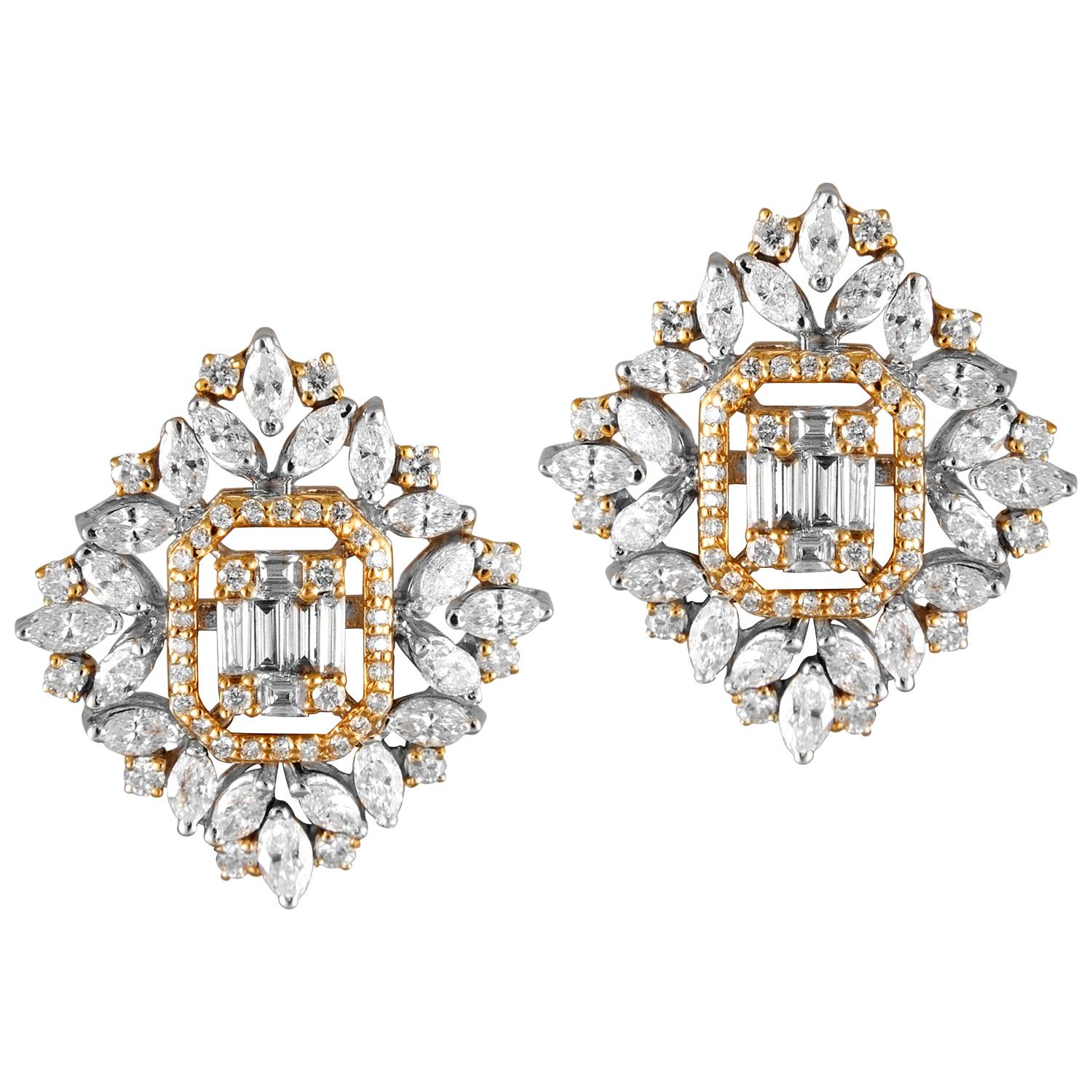 18 Karat White Gold White Diamond Stud Earrings
