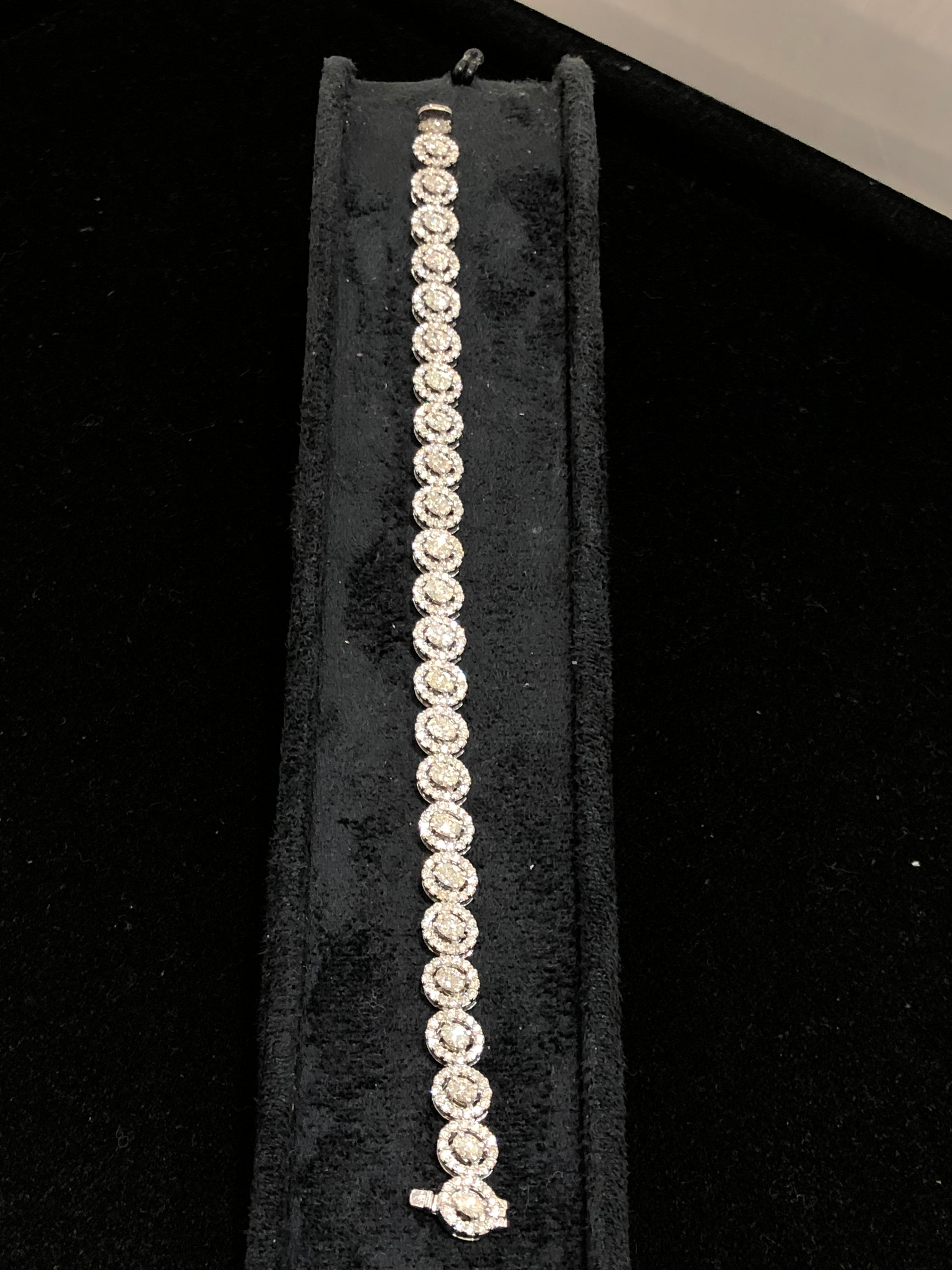 Contemporain Bracelet tennis en or blanc 18 carats avec diamants blancs en vente