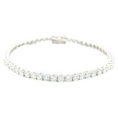 18 Karat White Gold White Diamond Tennis Bracelet