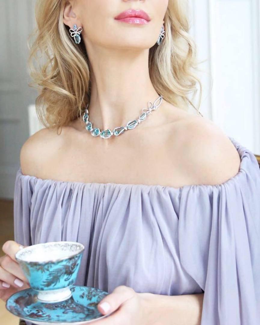 Taille émeraude Collier en or blanc 18 carats, avec diamants blancs et aigue-marine du Brésil en vente