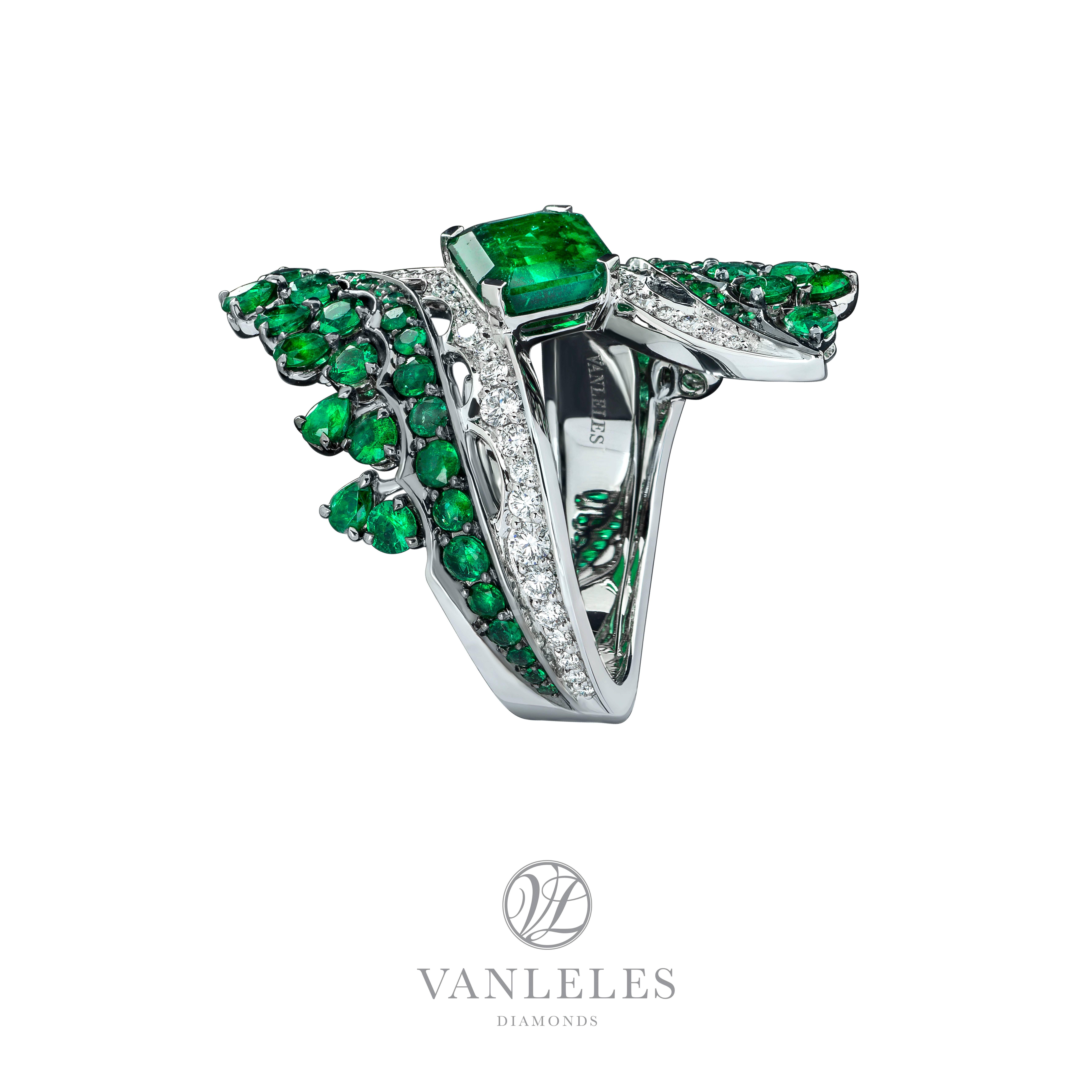 One of a kind ring, part of our iconic heritage collection, Legends of Africa.
Vania celebrates the beauty and strength of her African homeland with intricate designs, infused with the intensity of the finest emeralds and exquisite diamonds.