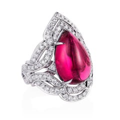Bague cocktail en or blanc 18 carats, diamants blancs et rubellite