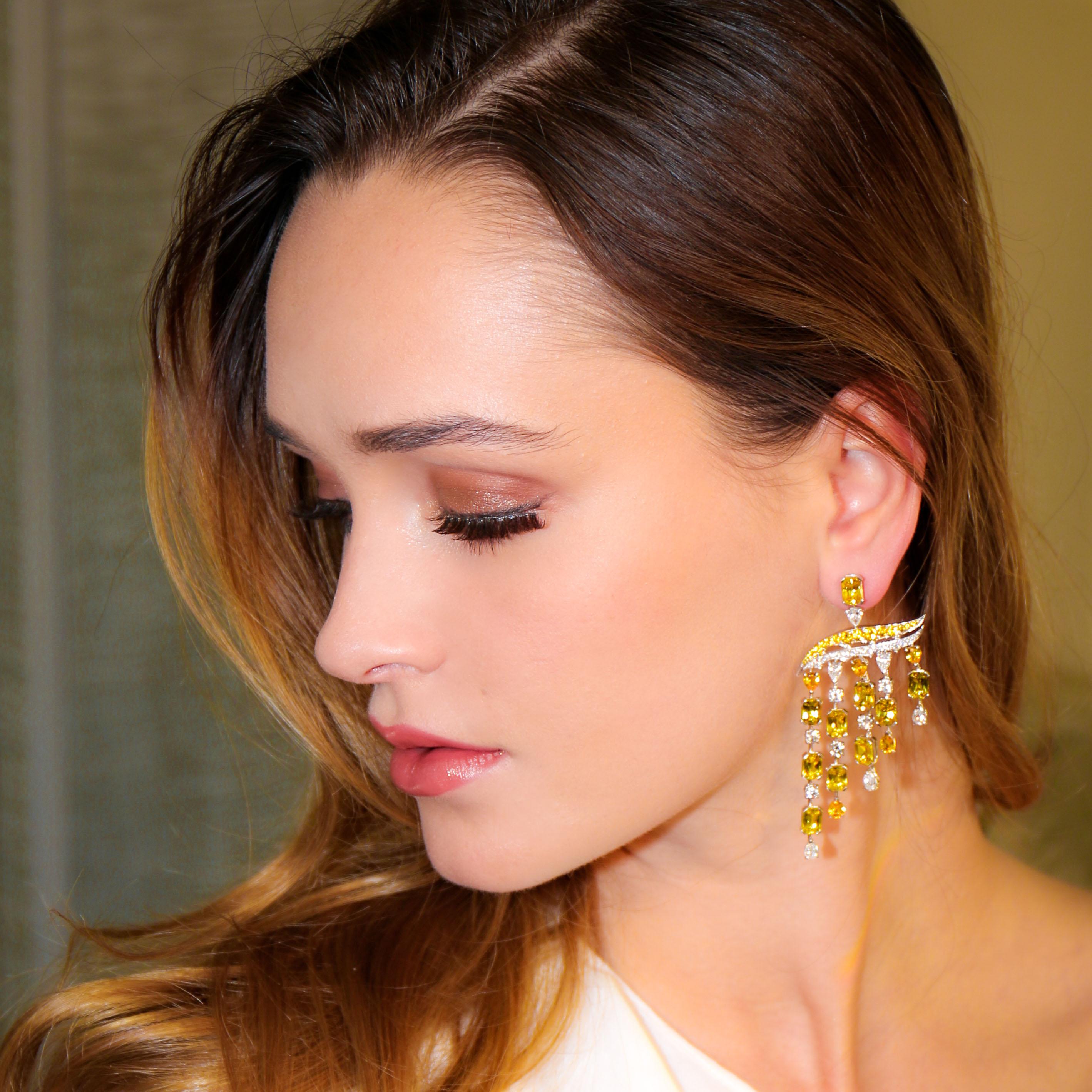 Légendes d'Afrique,
Notre collection patrimoniale emblématique. 
Vania célèbre la beauté et la force de sa patrie africaine avec des designs complexes, imprégnés de l'intensité des saphirs les plus fins et des diamants exquis.

Boucles d'oreilles en