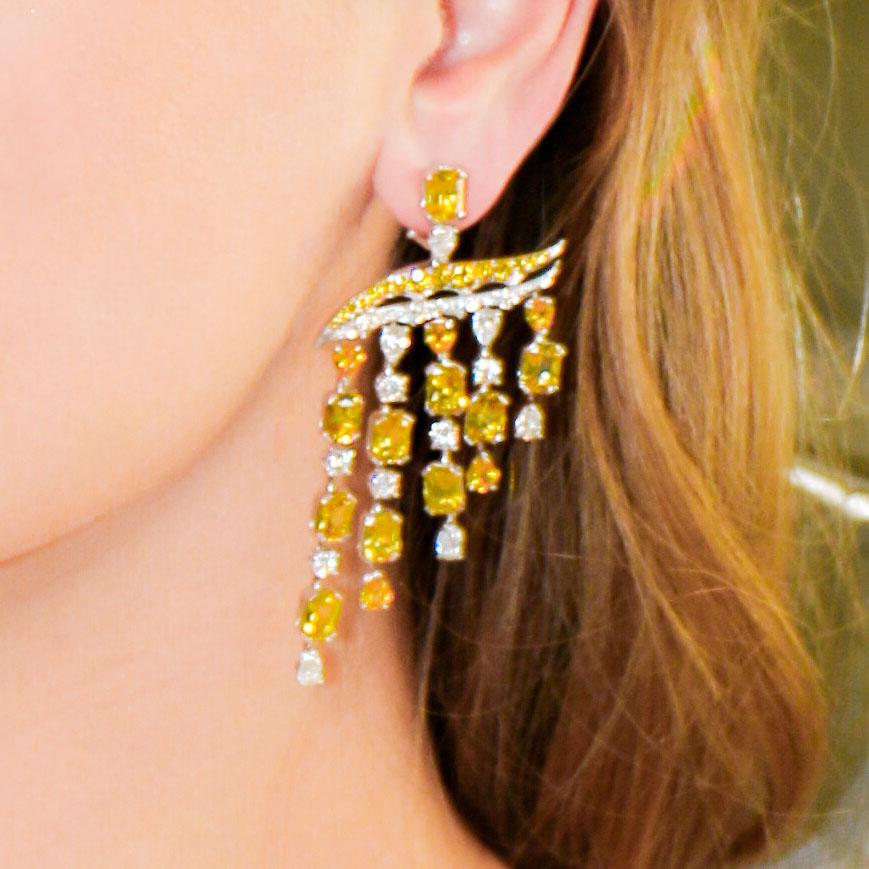 Contemporary 18 Karat White Gold, White Diamonds and Yellow Sapphire Chandelier Earrings For Sale