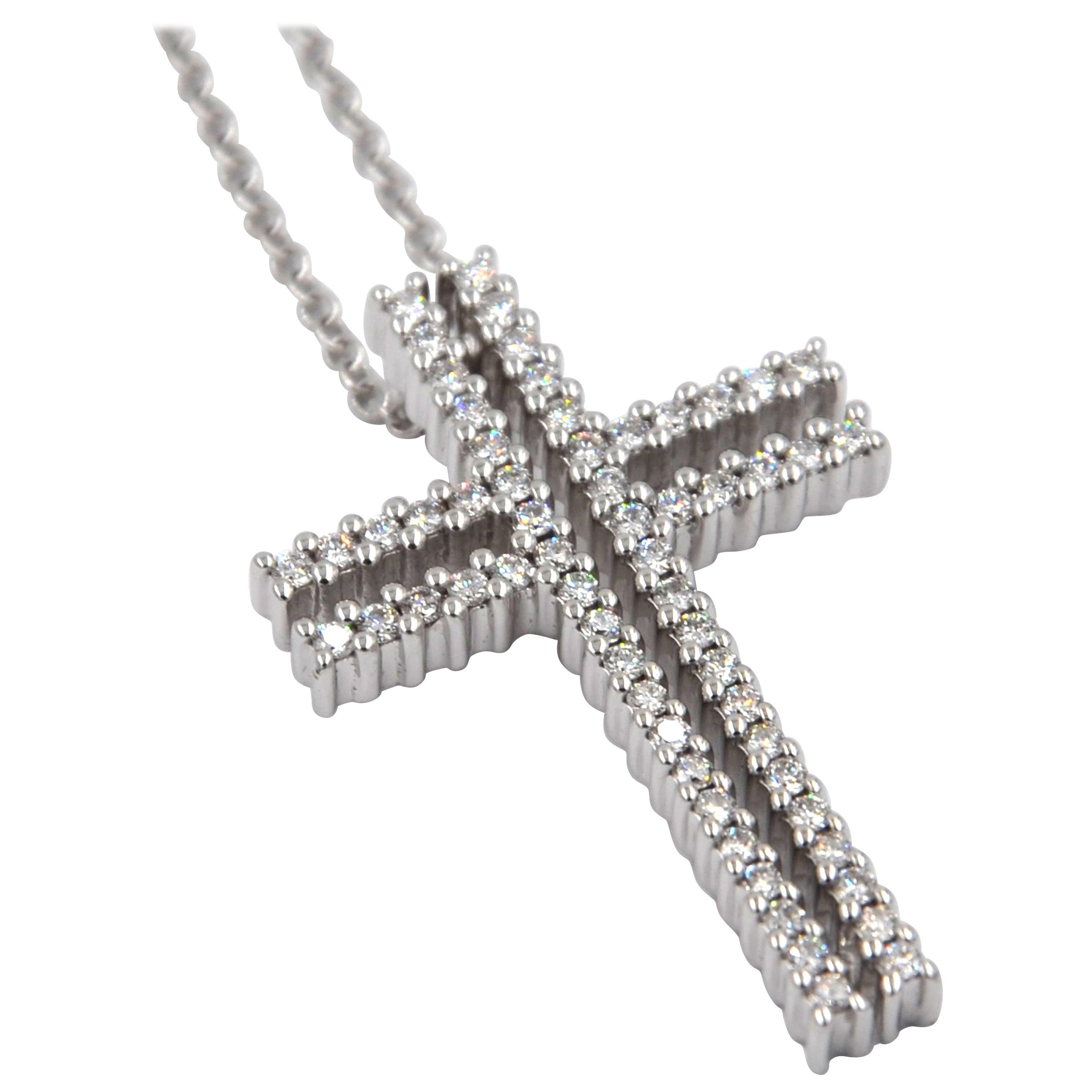 18 Karat White Gold White Diamonds Garavelli Cross Pendant Necklace