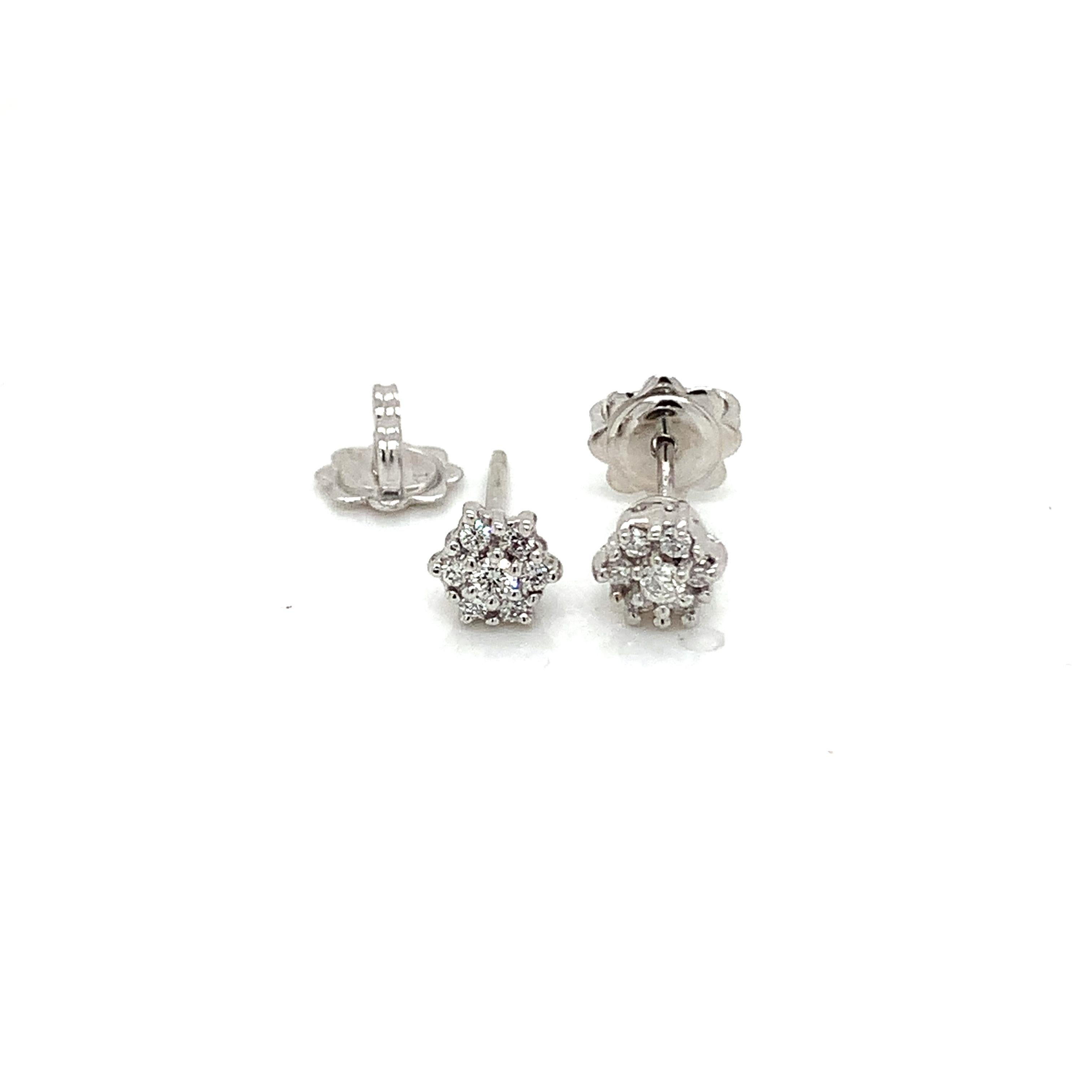 18 Karat White Gold White Diamonds Garavelli Flower Stud Earrings In New Condition For Sale In Valenza, IT