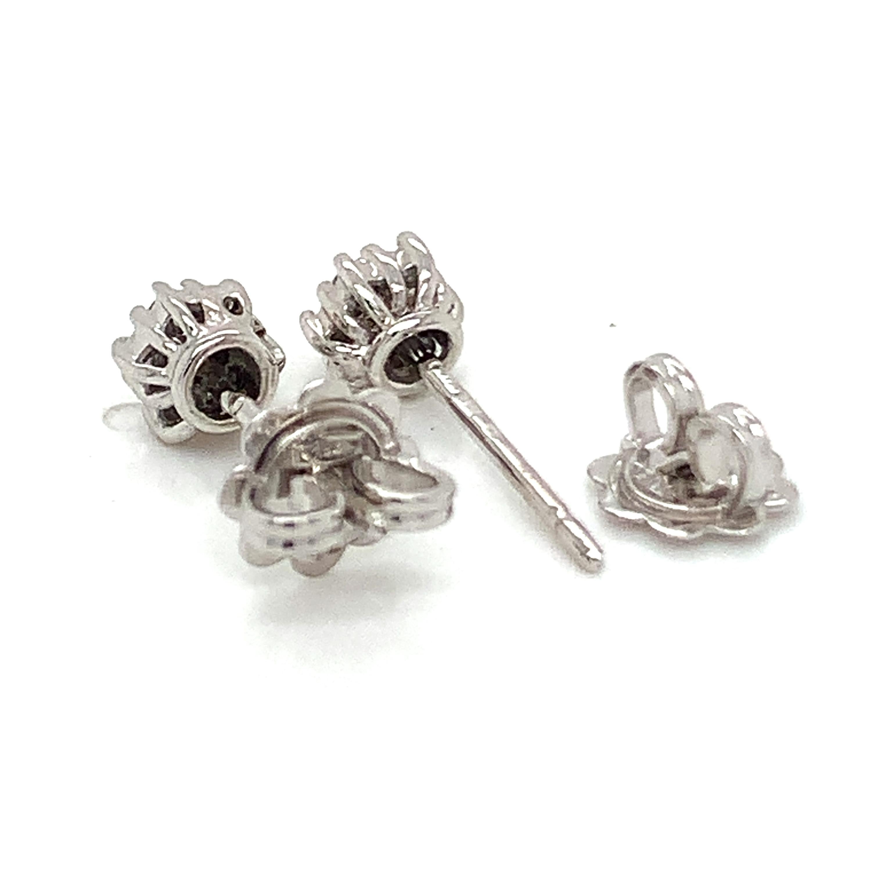 18 Karat White Gold White Diamonds Garavelli Flower Stud Earrings For Sale 2