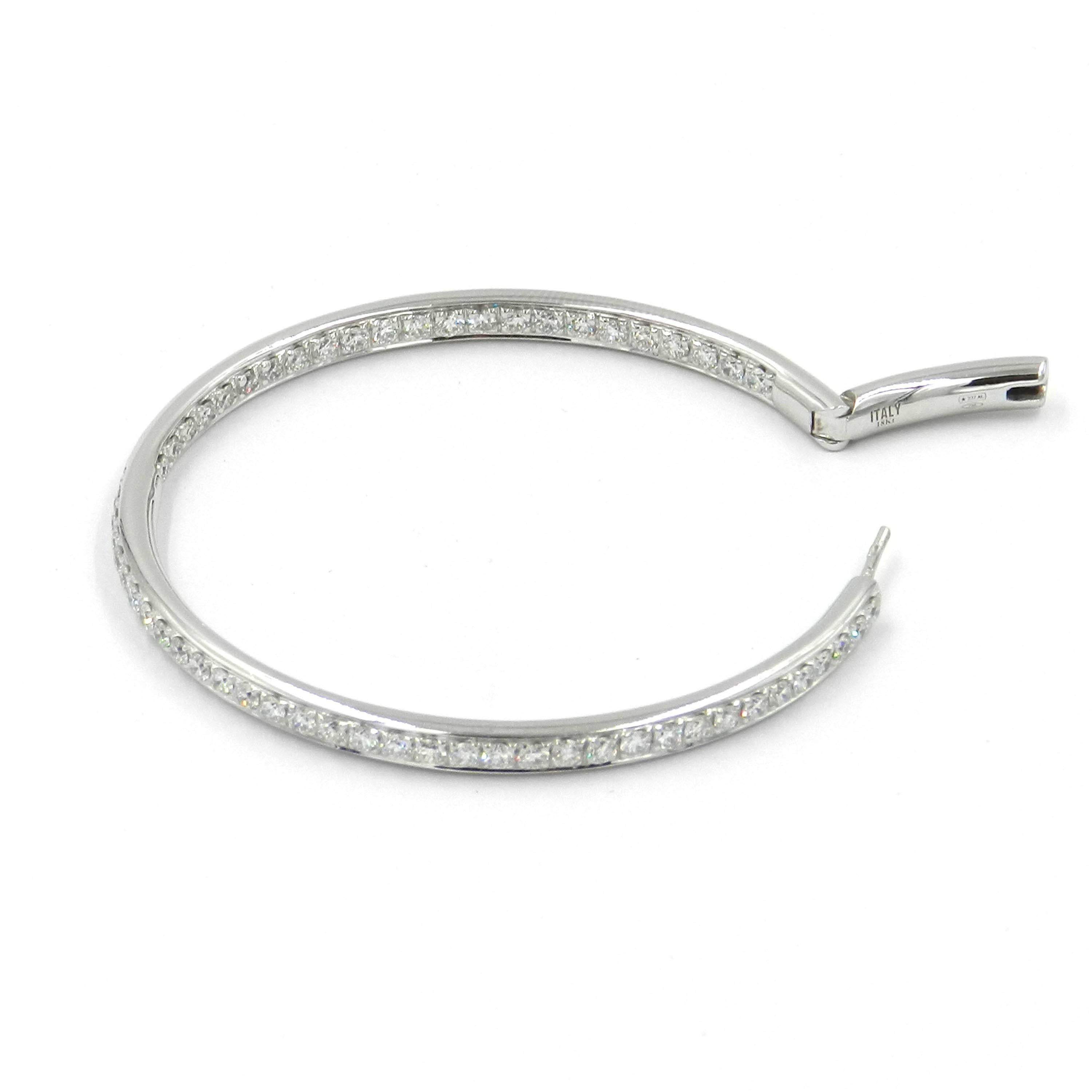 Women's or Men's 18 Karat White Gold White Diamonds Garavelli Round Hoops Earrings For Sale