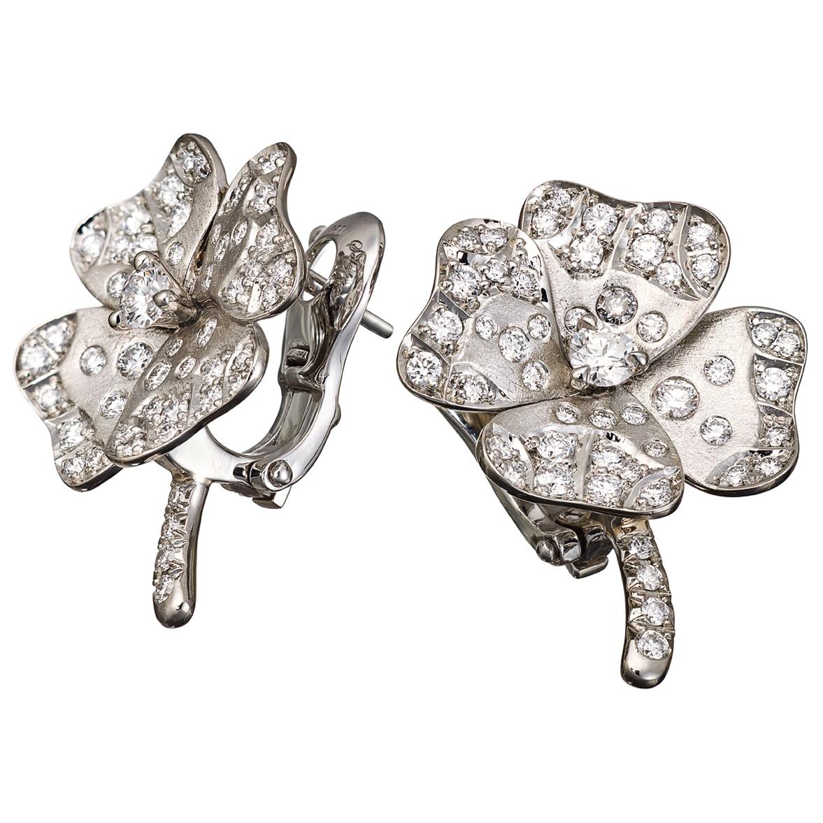 18 Karat White Gold White Diamonds Stud Earrings Aenea Jewelry For Sale