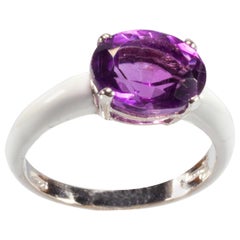 18 Karat White Gold White Enamel 2.60 Carat Oval Amethyst Ring