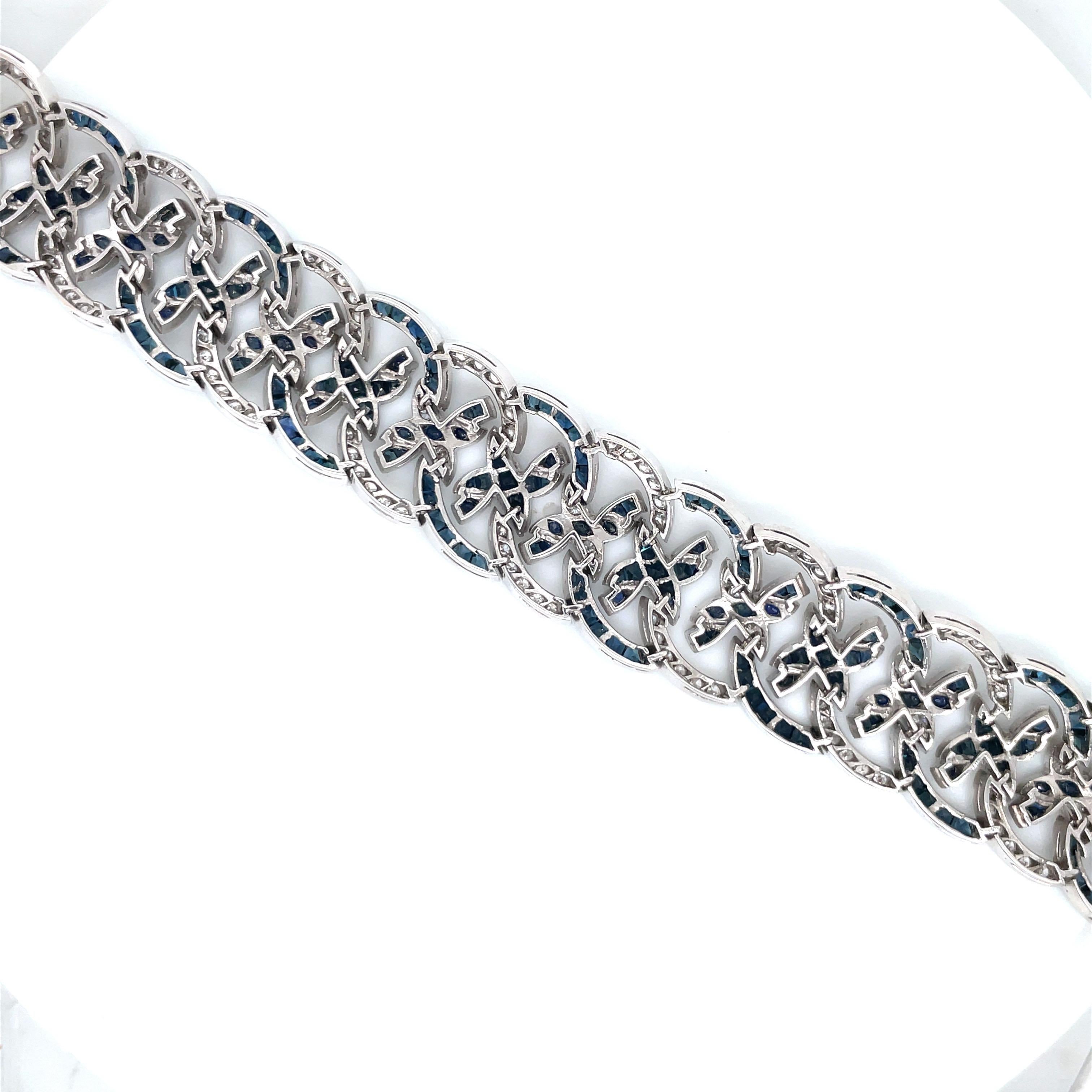 Women's 18 Karat White Gold Wide 'X' Sapphire Diamond Bracelet 18 Carats For Sale