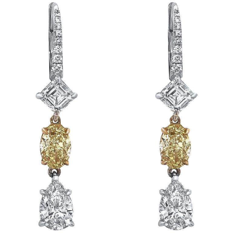 18 Karat White Gold with Fancy Yellow Diamond Drop Earring For Sale