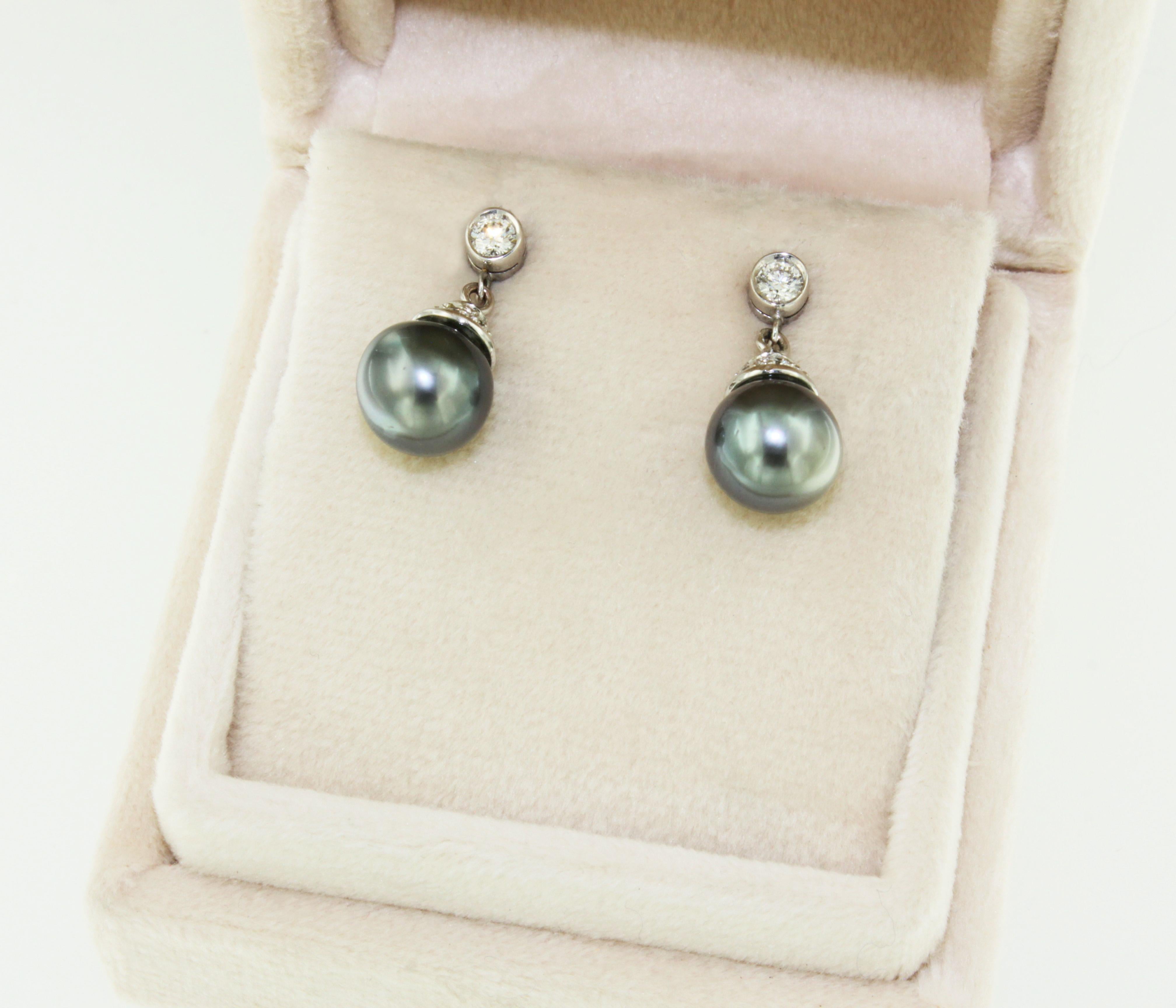 18 Karat White Gold with Tahiti Pearl and White Diamonds Amazing Earrings In New Condition For Sale In GALLARATE, IT