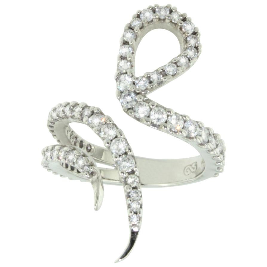 18 Karat White Gold with White Diamonds Modern Amazing Ring