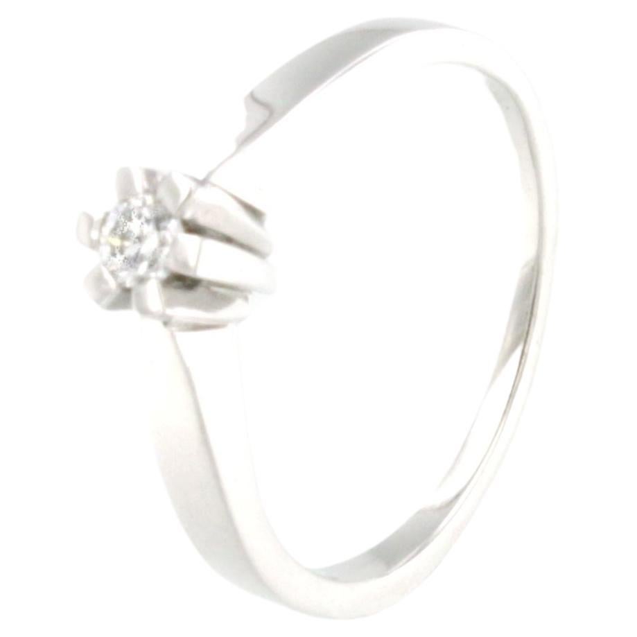 18 Karat White Gold with White Diamond Ring For Sale