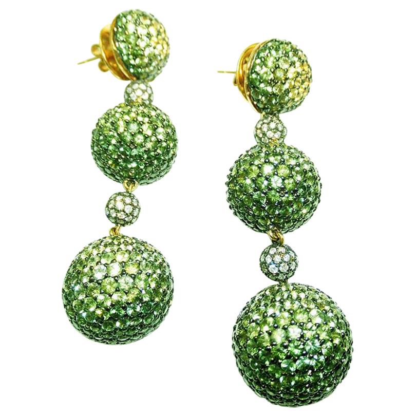 18 Karat White Gold Yellow, Green Sapphire Three Ball Chandelier Earrings For Sale