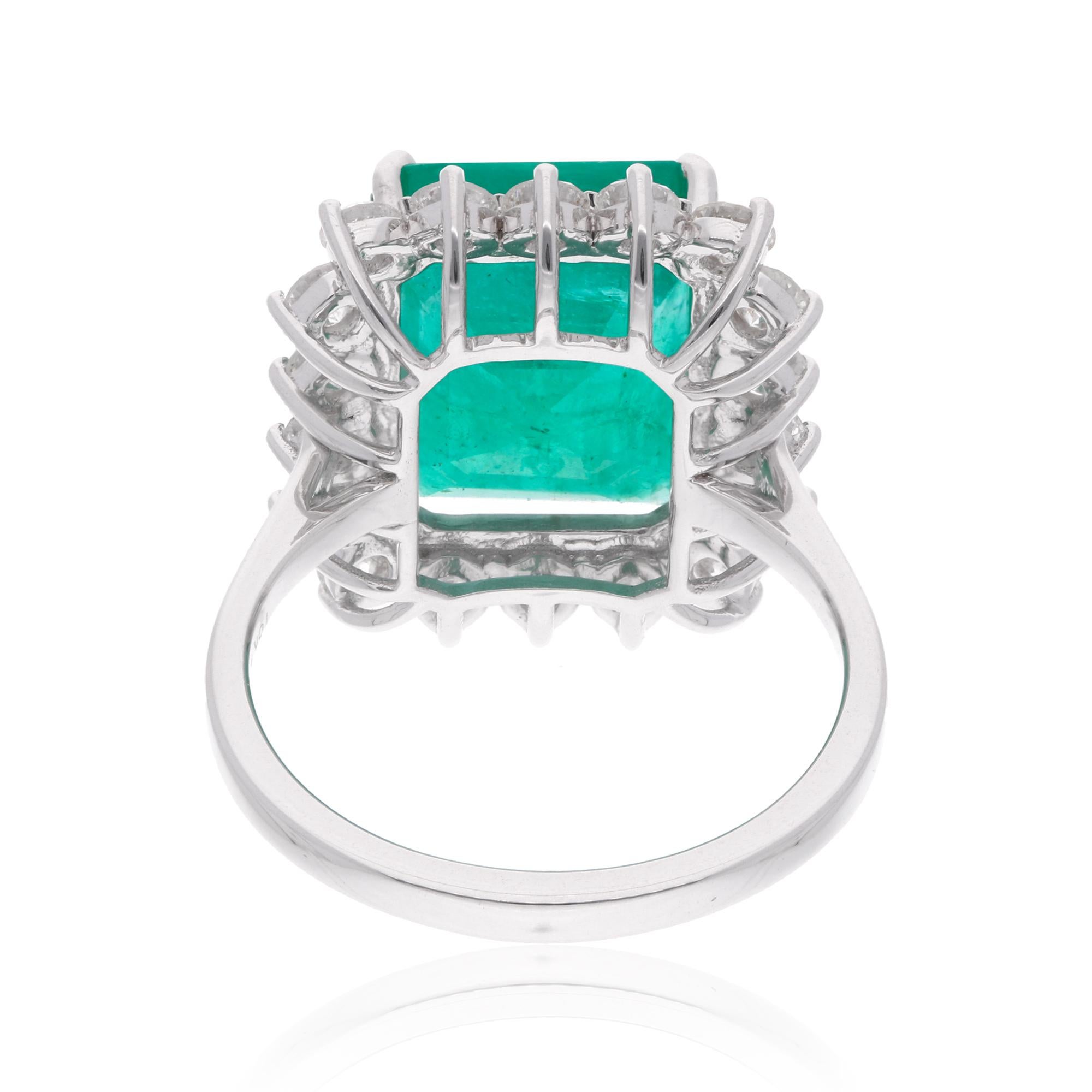 For Sale:  18 Karat White Gold Natural Emerald Gemstone Ring Diamond Handmade Fine Jewelry 2