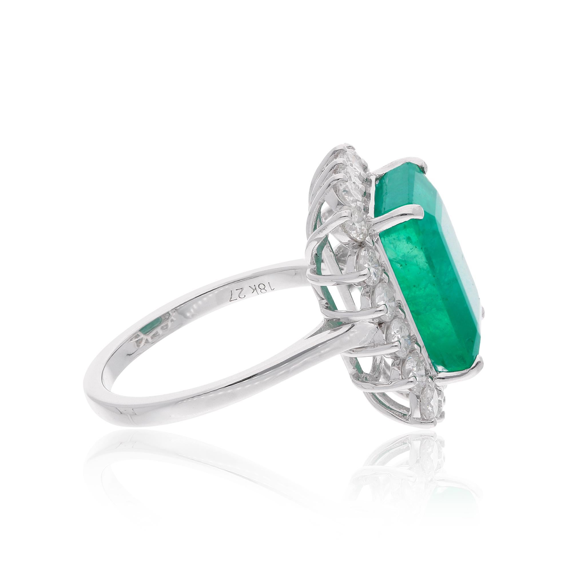 For Sale:  18 Karat White Gold Natural Emerald Gemstone Ring Diamond Handmade Fine Jewelry 3