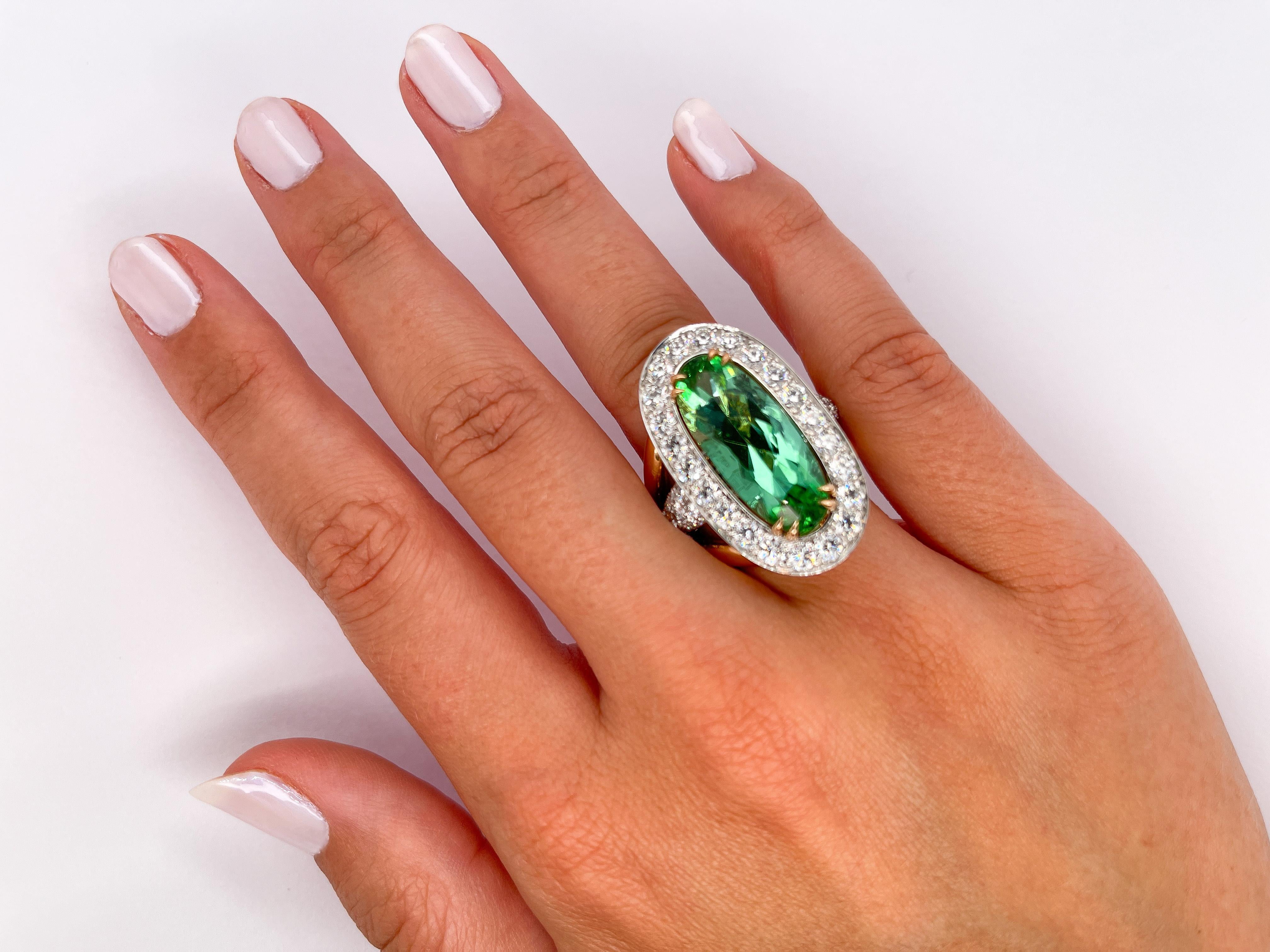 18K White & Yellow Gold 10.37 Carat Mint Tourmaline Cocktail Ring by Jochen Leën In New Condition For Sale In Antwerp, BE