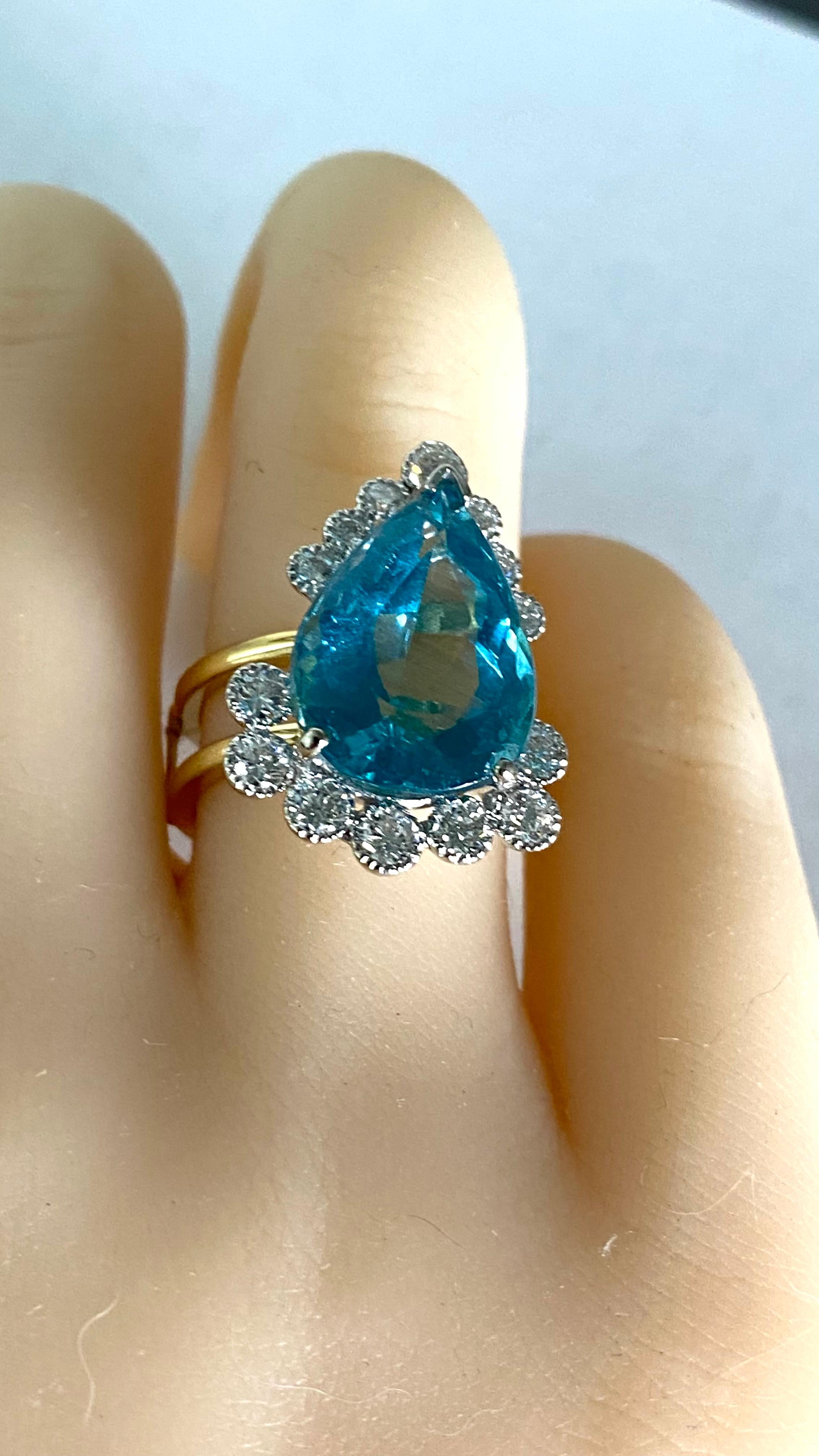 18 Karat White Yellow Gold Cocktail Ring Pear Apatite and Diamonds 10.05 Carat For Sale 4