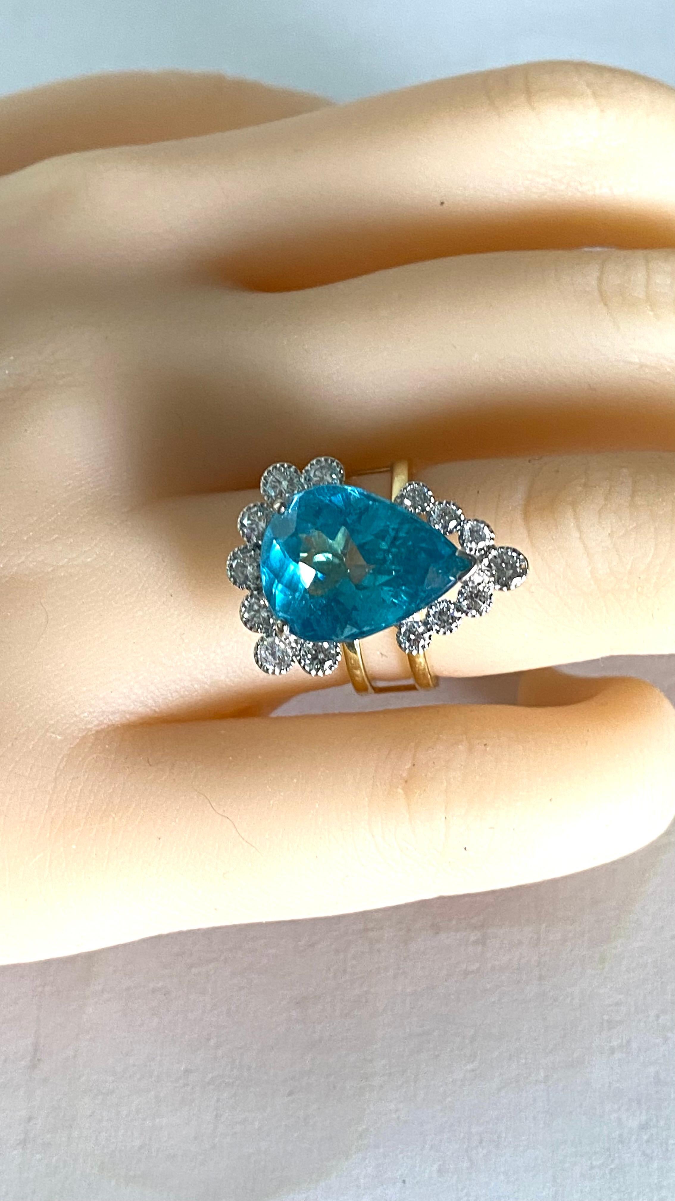 18 Karat White Yellow Gold Cocktail Ring Pear Apatite and Diamonds 10.05 Carat For Sale 9