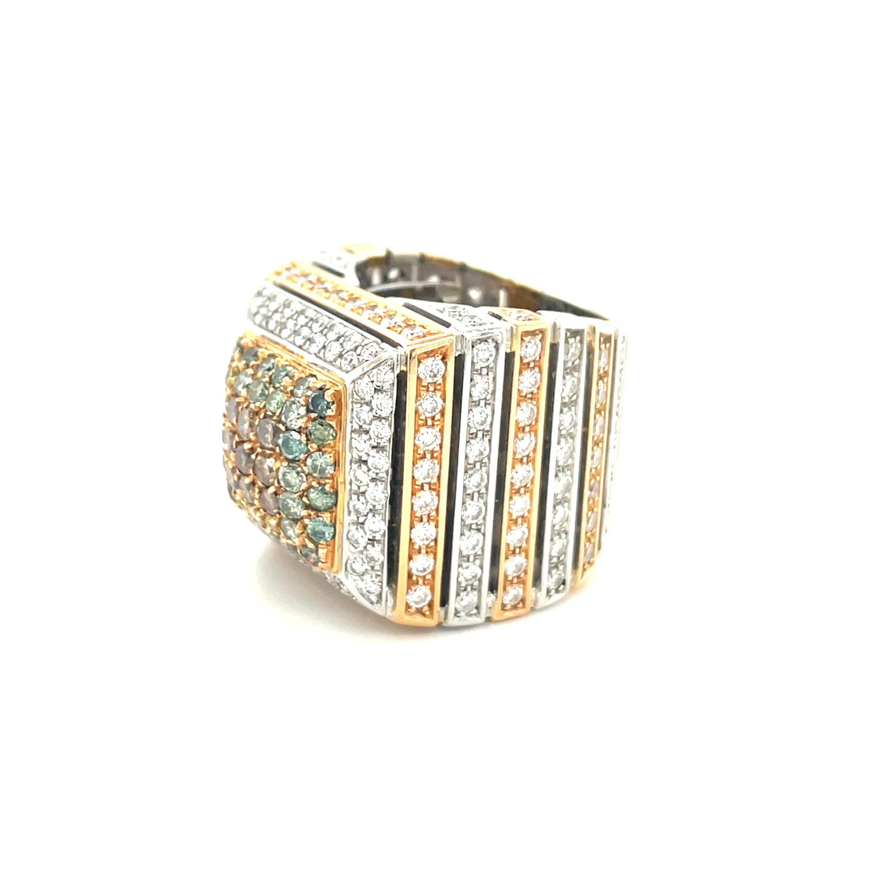 18 Karat White Yellow Gold Coloured Diamond Signet Ring In New Condition For Sale In Monte-Carlo, MC